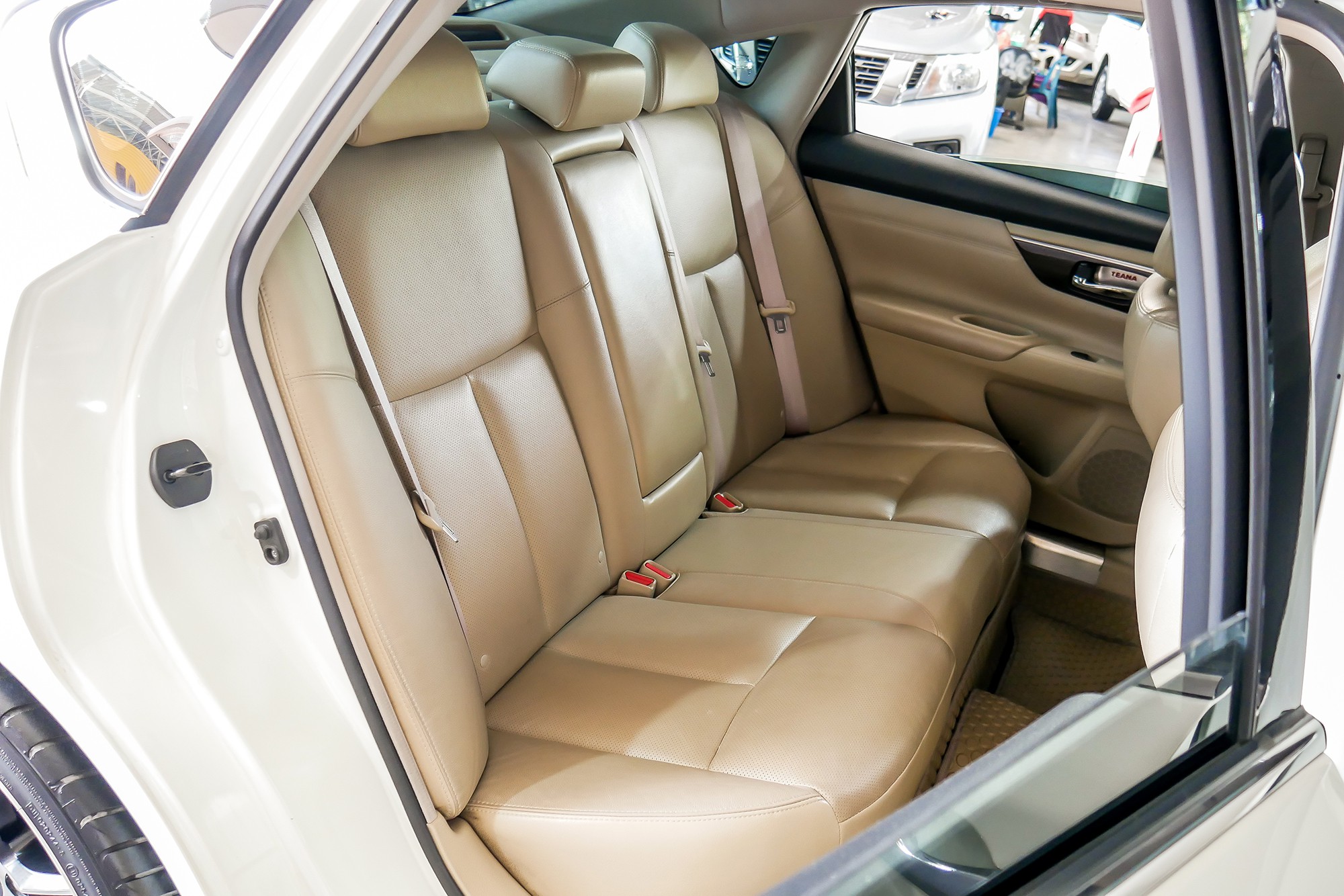 NISSAN TEANA 2.0 XL AT ปี 2015 สีขาว (รูปที่ 15)