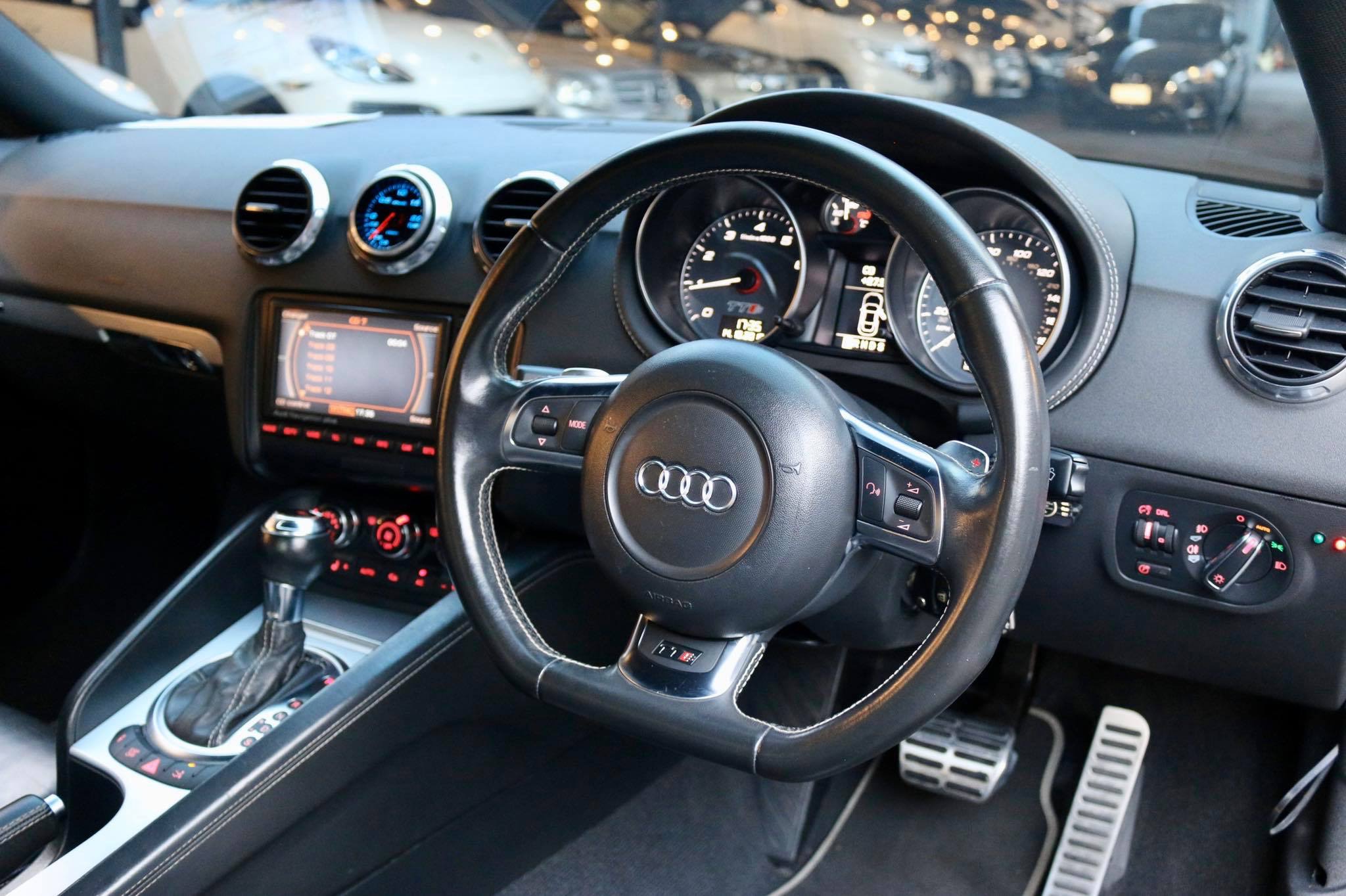 Audi TT Mk2 8J TTS ปี 2010 สีดำ (รูปที่ 12)