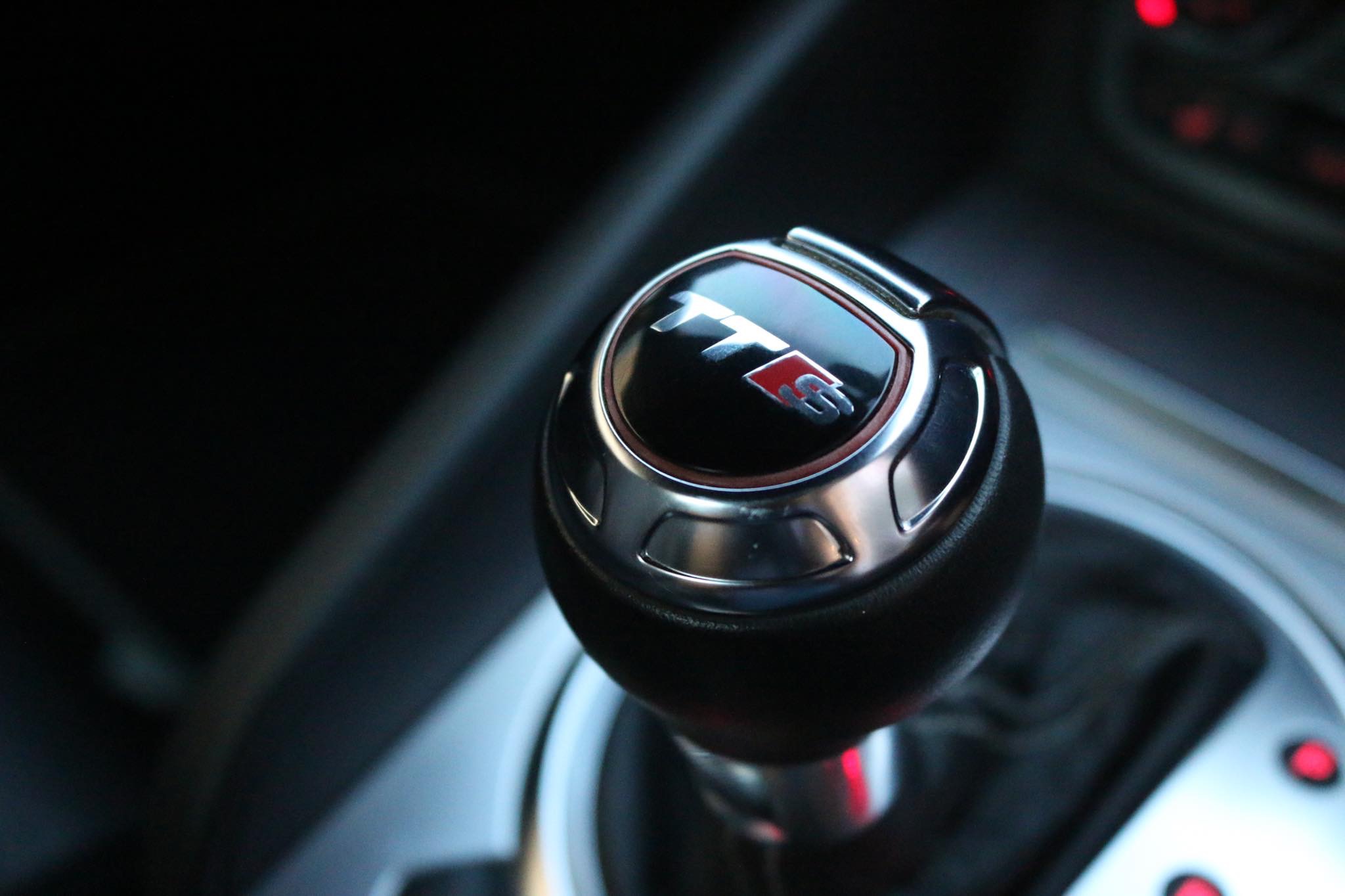 Audi TT Mk2 8J TTS ปี 2010 สีดำ (รูปที่ 18)
