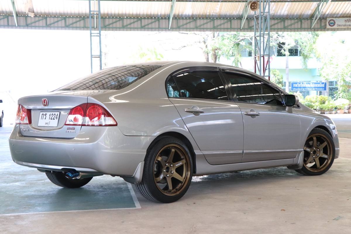 Honda Civic FD ปี 2006 สีเงิน (รูปที่ 2)