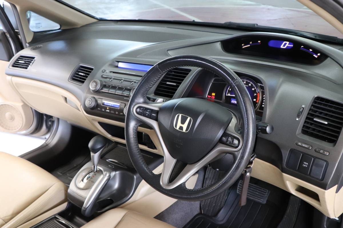 Honda Civic FD ปี 2006 สีเงิน (รูปที่ 6)