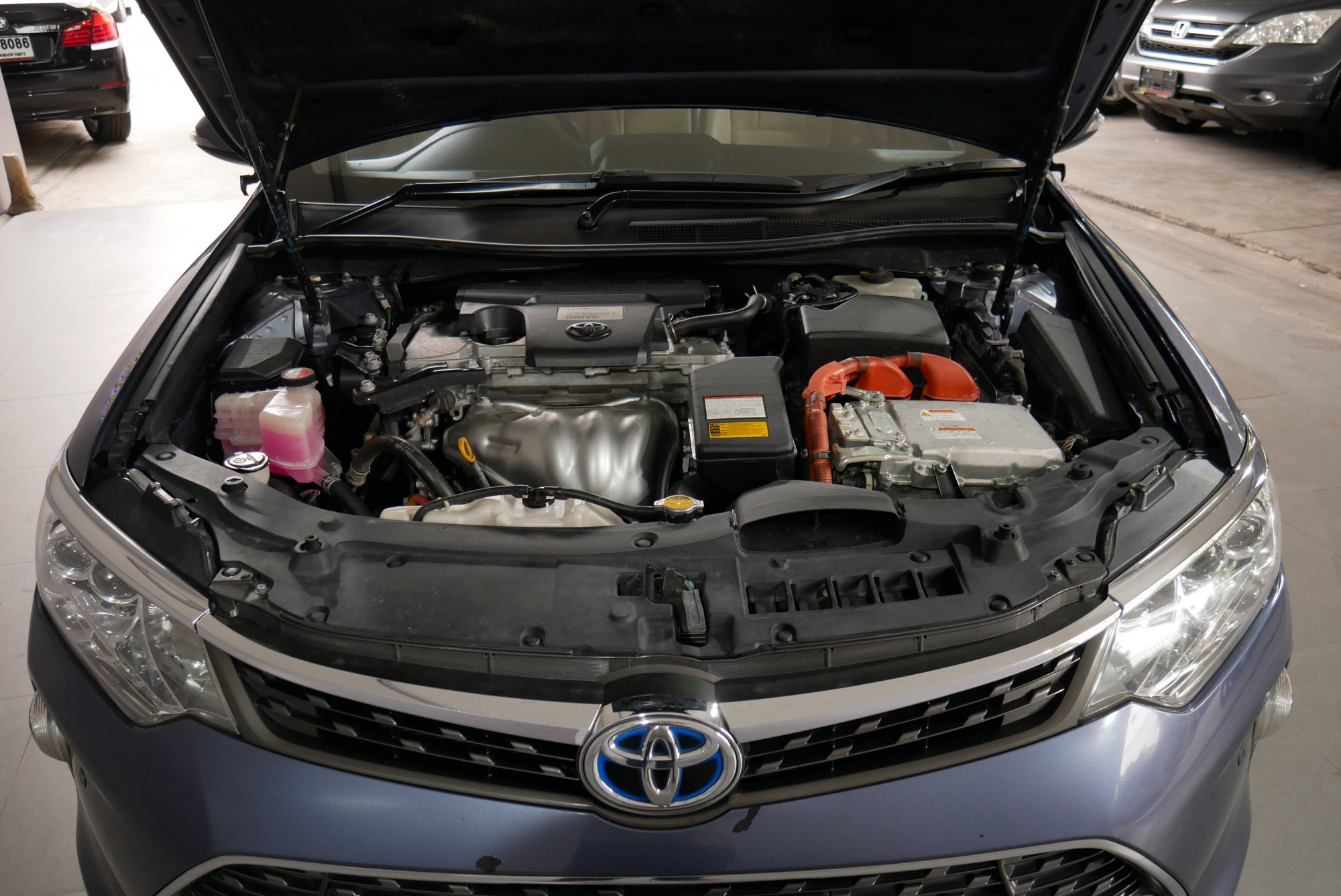TOYOTA CAMRY 2.5 HV NAVI MINOR CHANGE AT ปี 2015 สีเทา (รูปที่ 4)