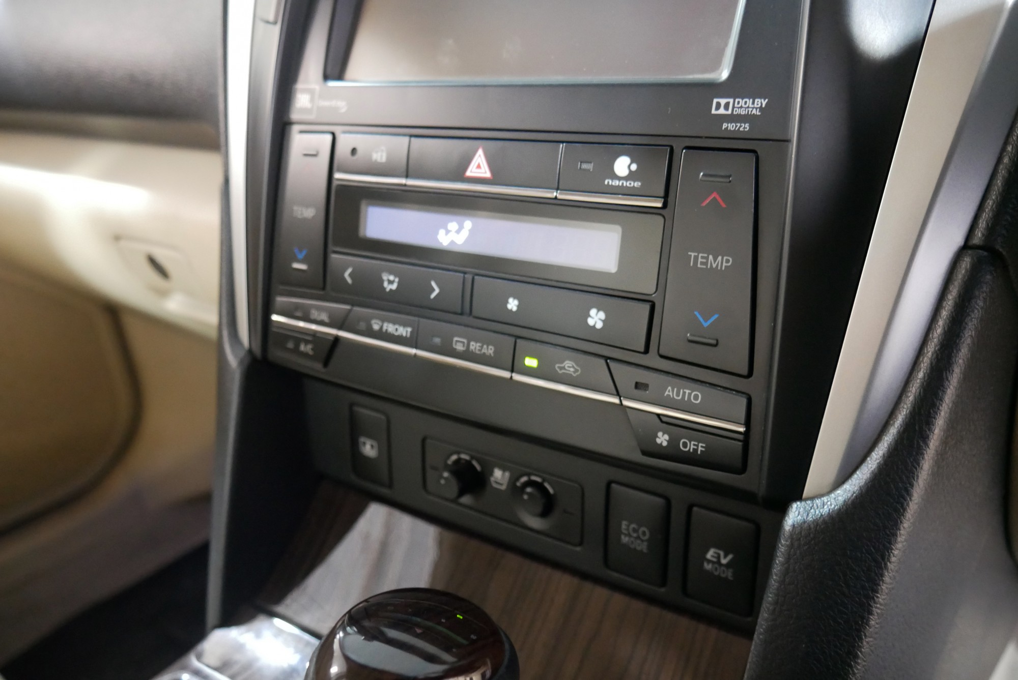 TOYOTA CAMRY 2.5 HV NAVI MINOR CHANGE AT ปี 2015 สีเทา (รูปที่ 7)