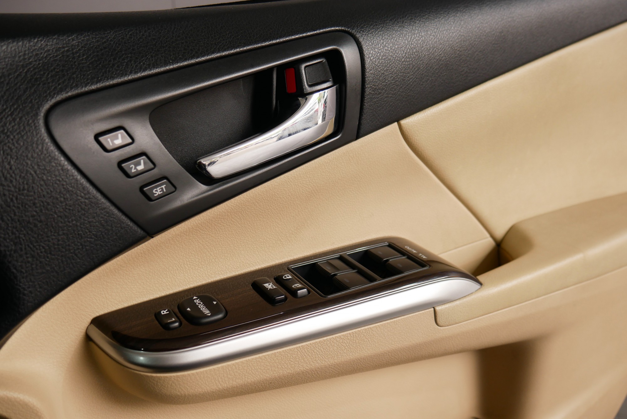 TOYOTA CAMRY 2.5 HV NAVI MINOR CHANGE AT ปี 2015 สีเทา (รูปที่ 13)