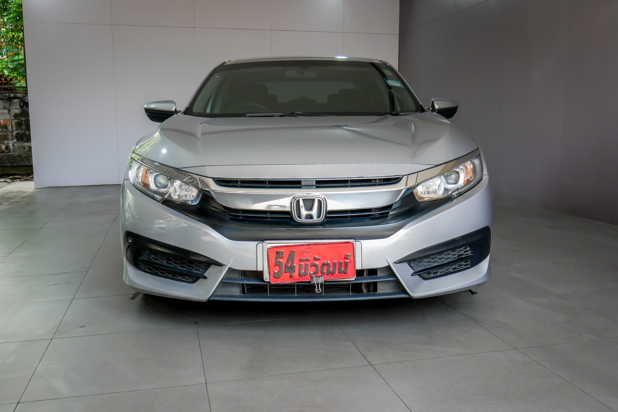 HONDA CIVIC FC 1.8 E AT ปี 2016 สีเงิน (รูปที่ 2)