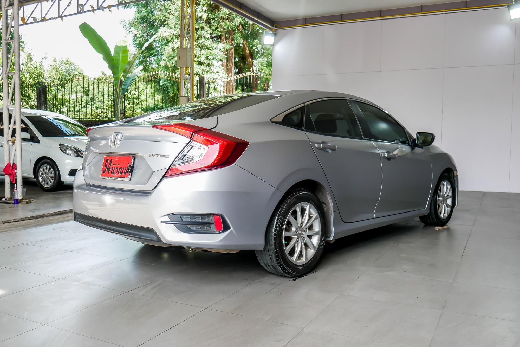 HONDA CIVIC FC 1.8 E AT ปี 2016 สีเงิน (รูปที่ 17)
