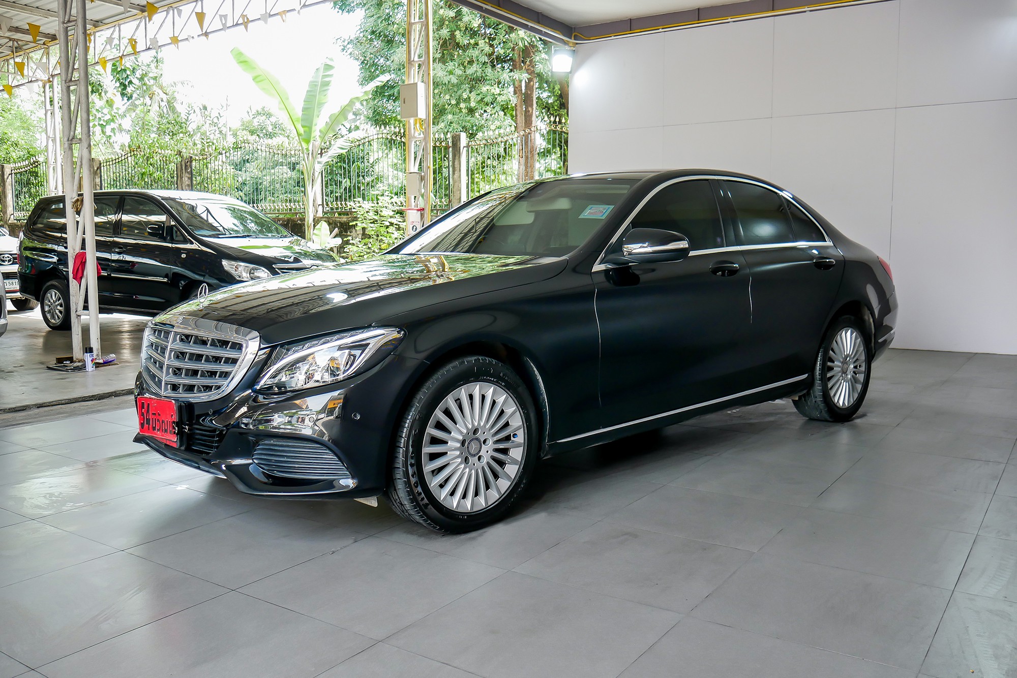 MERCEDES BENZ C300 W205 2.1 BLUETECH HYBRID EXCLUSIVE AT ปี 2016 สีดำ (รูปที่ 3)