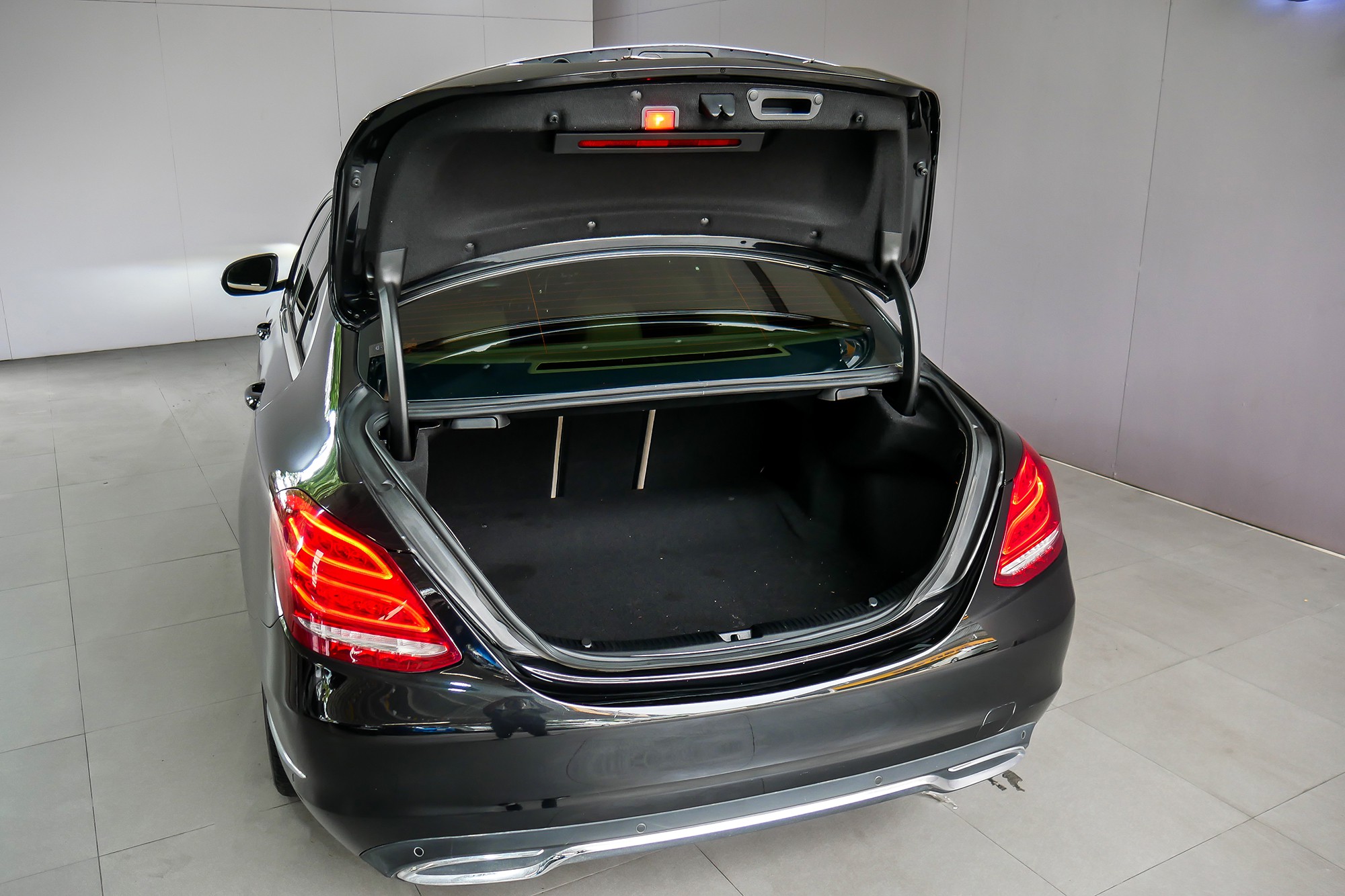 MERCEDES BENZ C300 W205 2.1 BLUETECH HYBRID EXCLUSIVE AT ปี 2016 สีดำ (รูปที่ 21)