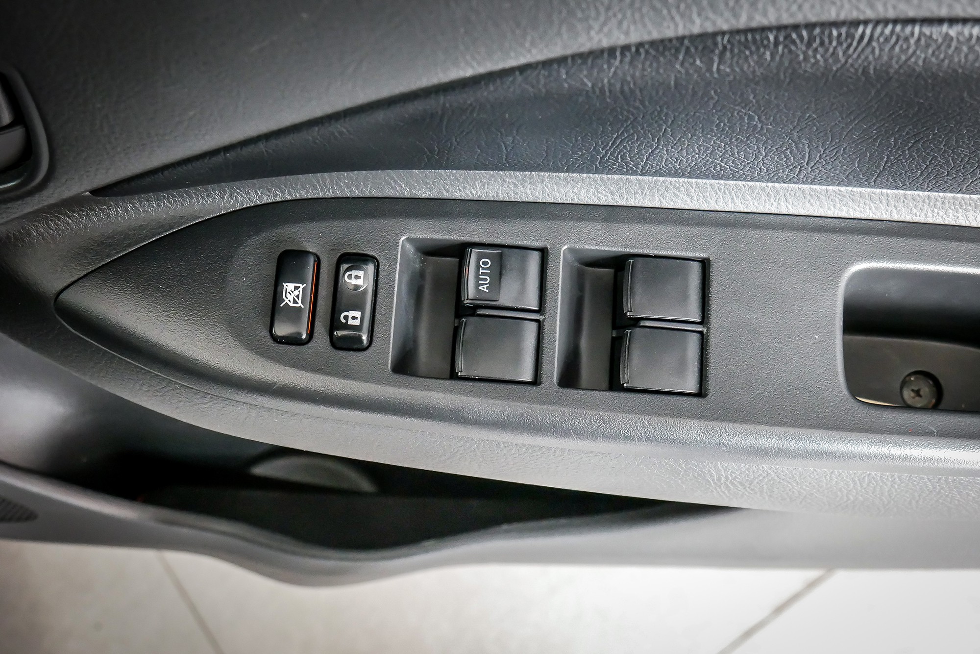 TOYOTA VIOS 1.5 J MINOR CHANGE AT 2011 สีเงิน (รูปที่ 9)