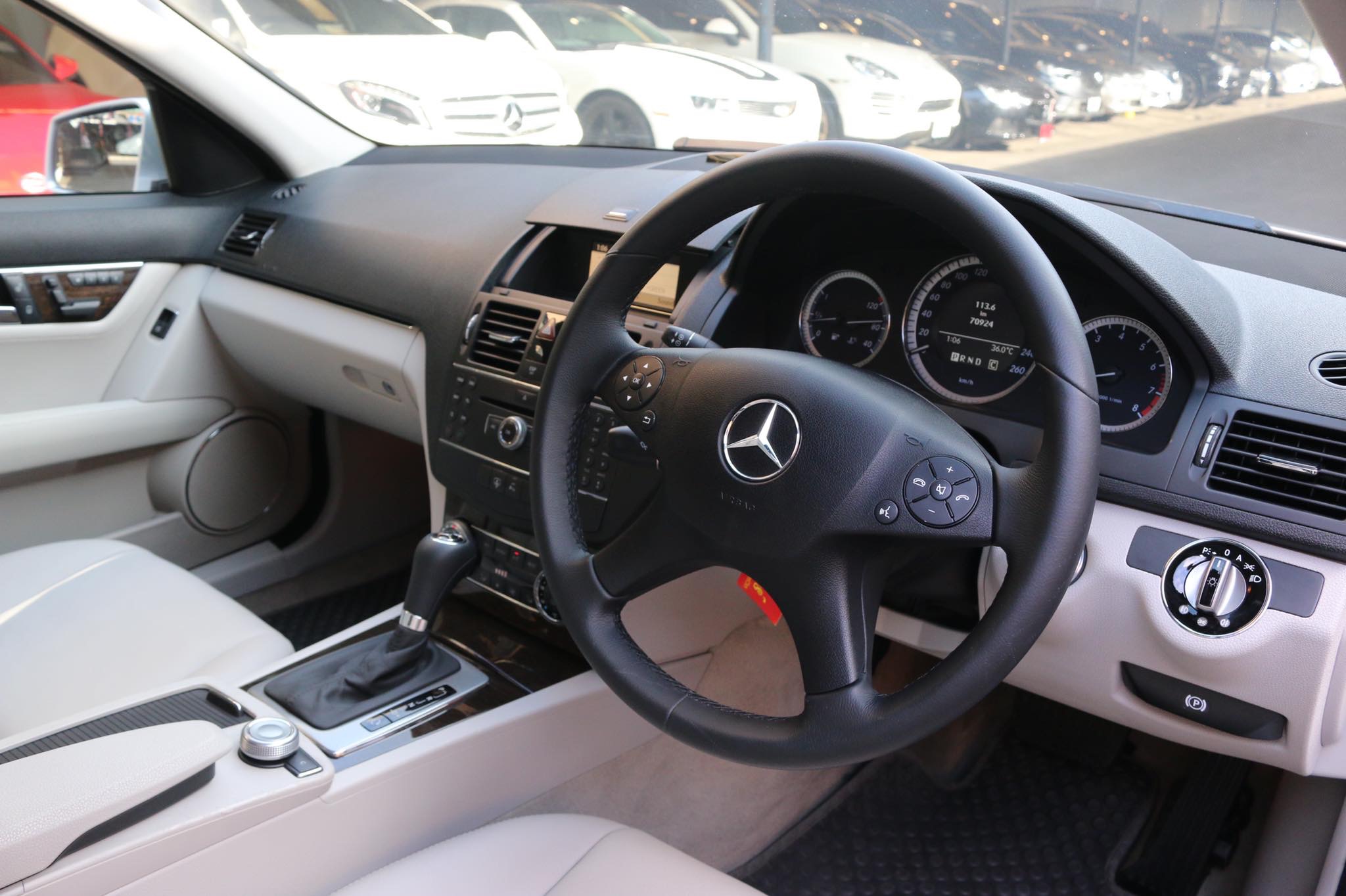 Mercedes-Benz C-Class W204 C200 ปี 2009 สีเงิน (รูปที่ 9)