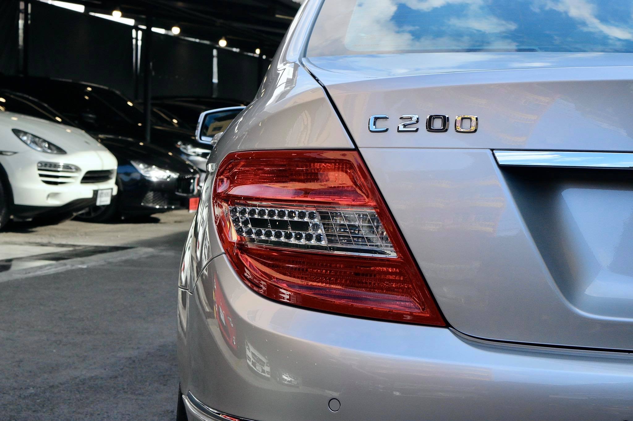 Mercedes-Benz C-Class W204 C200 ปี 2009 สีเงิน (รูปที่ 8)