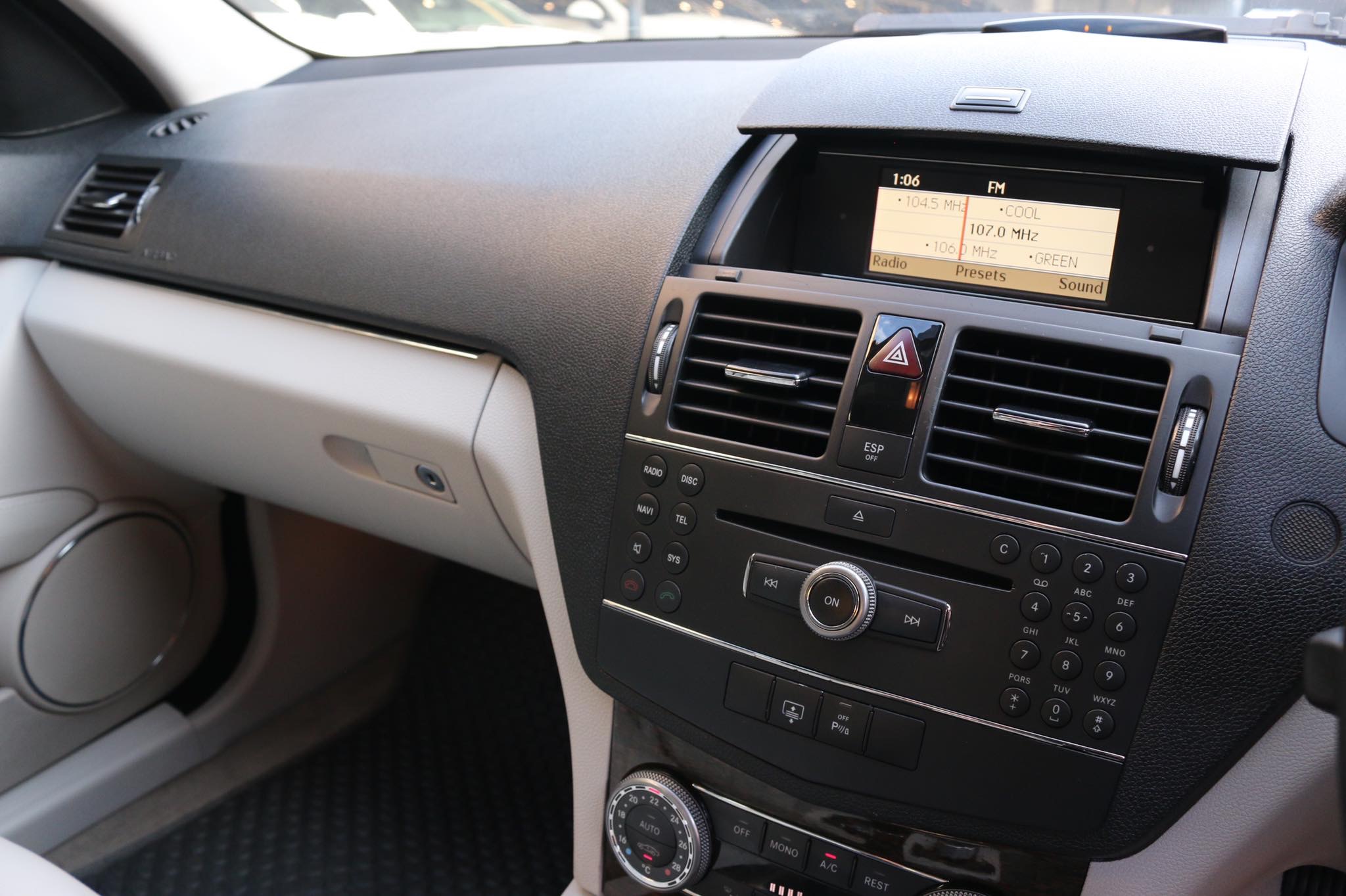 Mercedes-Benz C-Class W204 C200 ปี 2009 สีเงิน (รูปที่ 15)