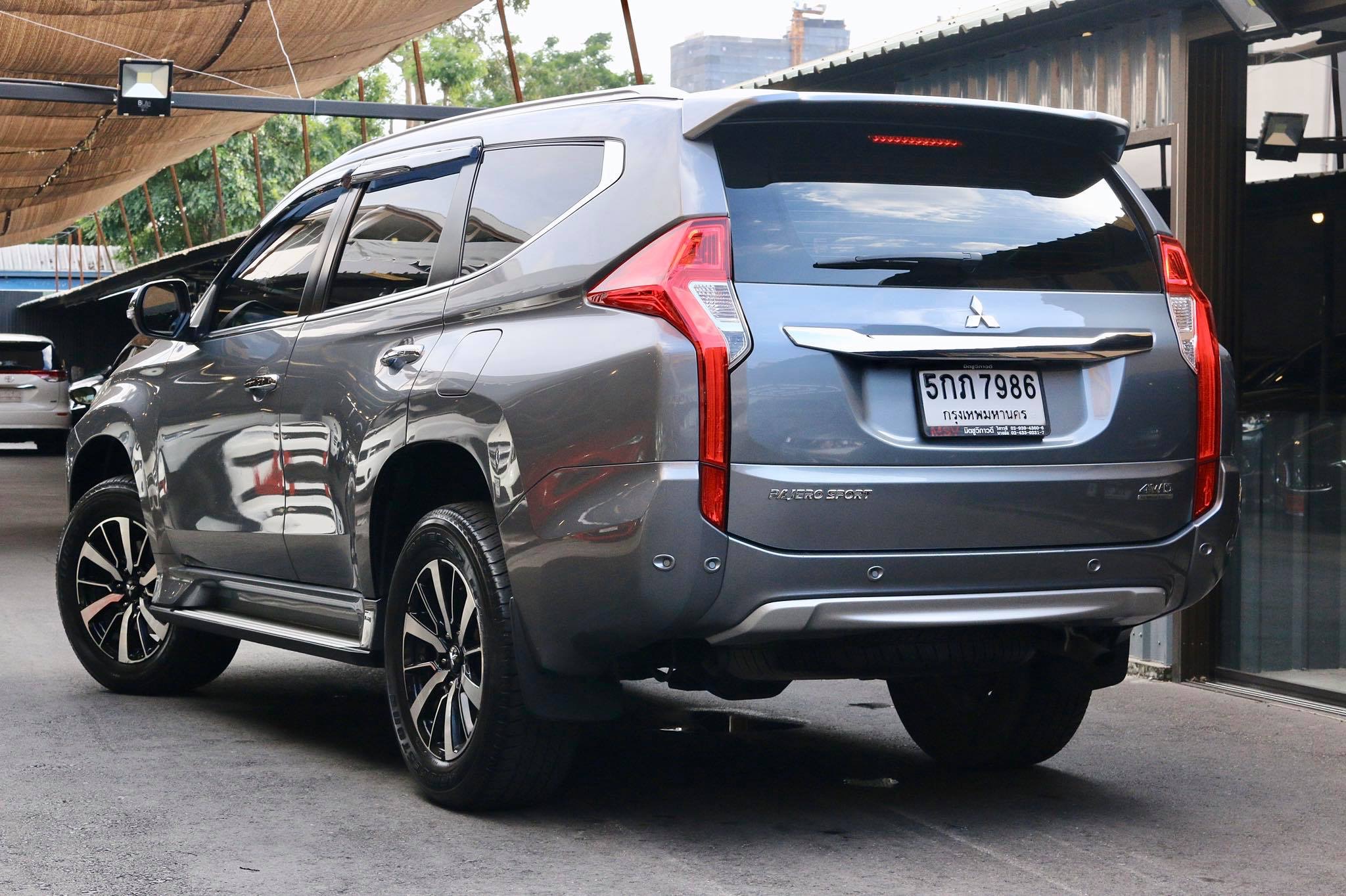 Mitsubishi Pajero Sport ปี 2016 สีขาว