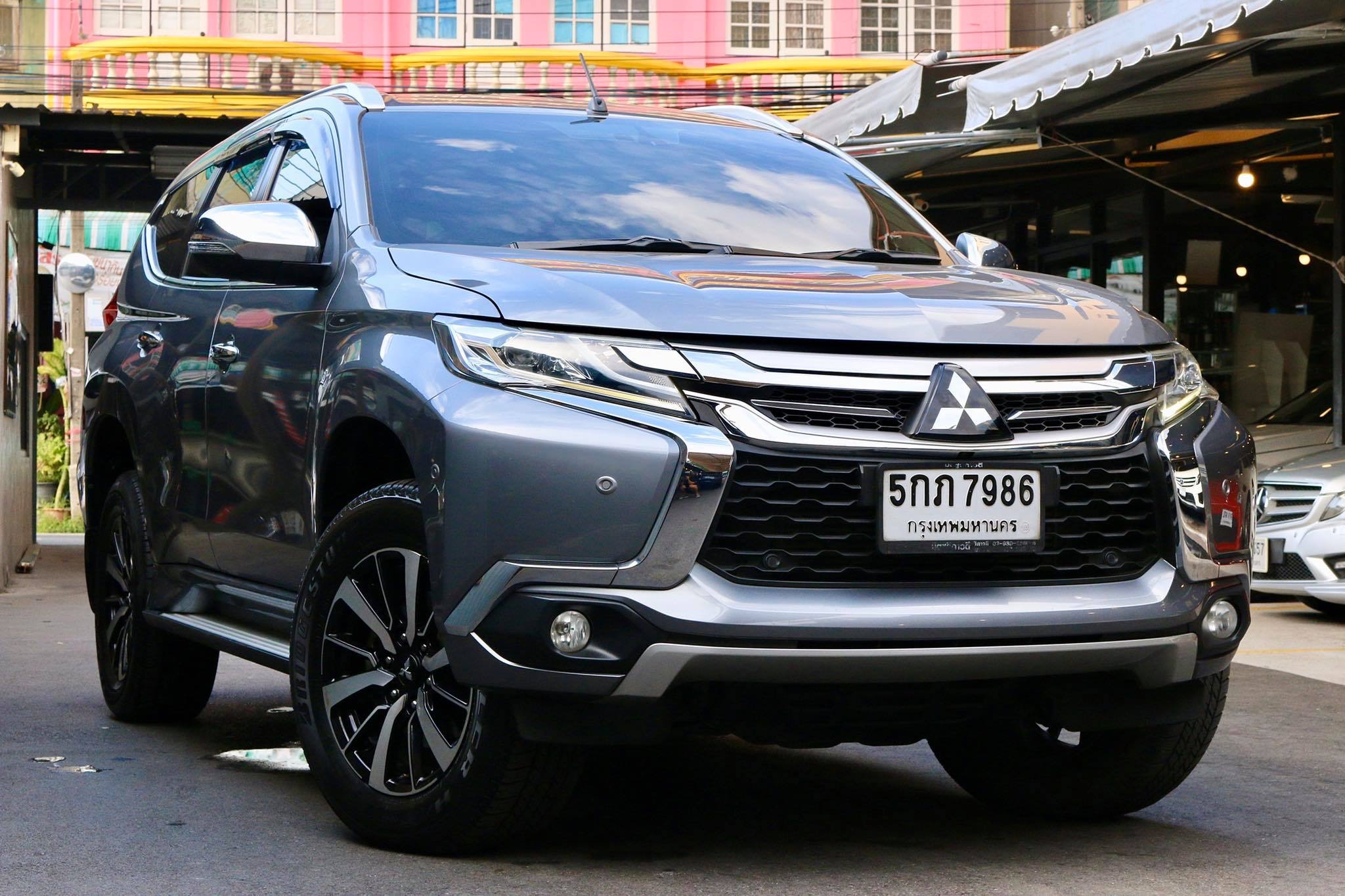 Mitsubishi Pajero Sport ปี 2016 สีขาว