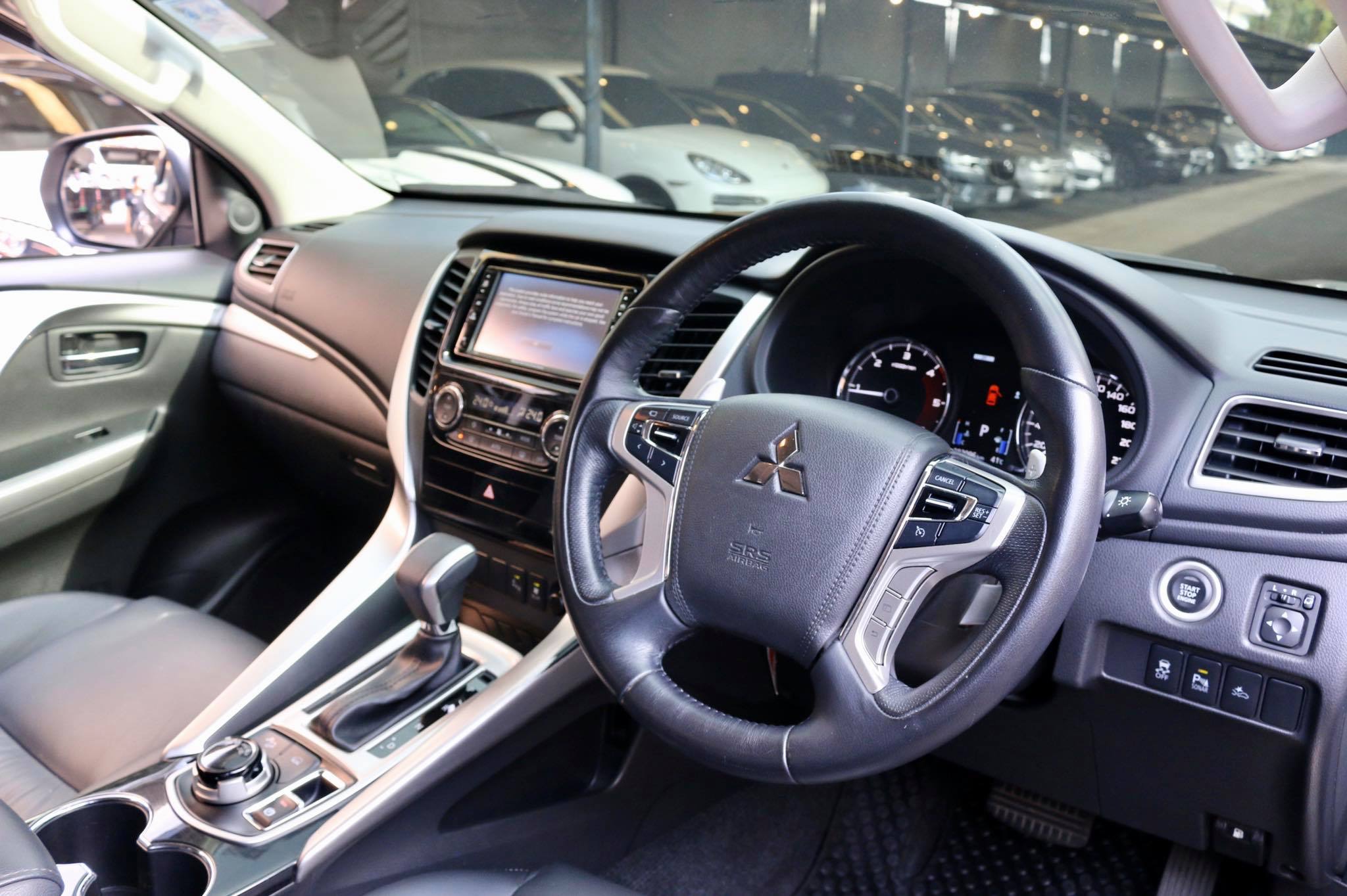 Mitsubishi Pajero Sport ปี 2016 สีขาว (รูปที่ 3)