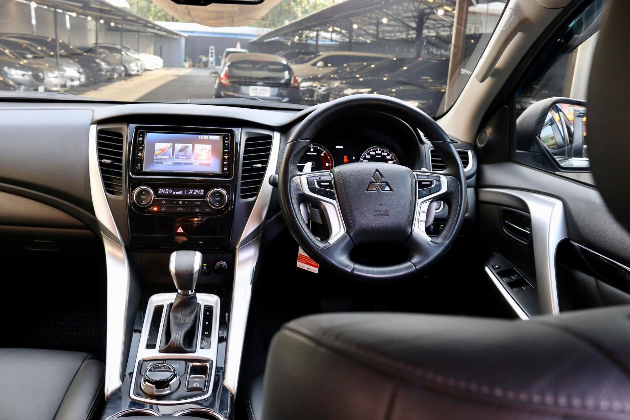 Mitsubishi Pajero Sport ปี 2016 สีขาว (รูปที่ 4)