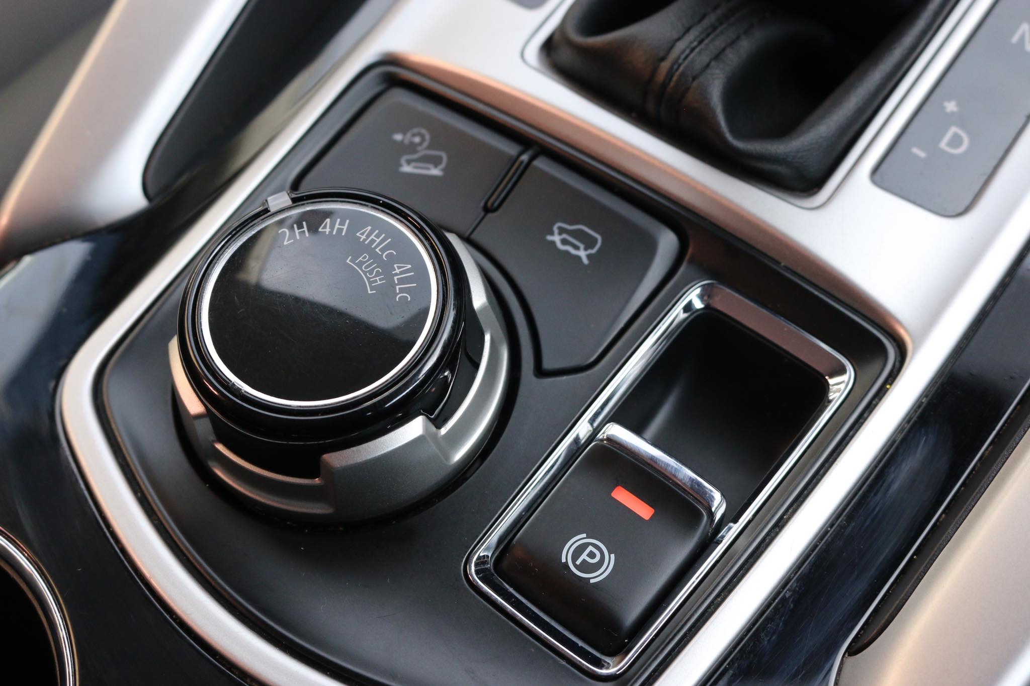 Mitsubishi Pajero Sport ปี 2016 สีขาว (รูปที่ 15)