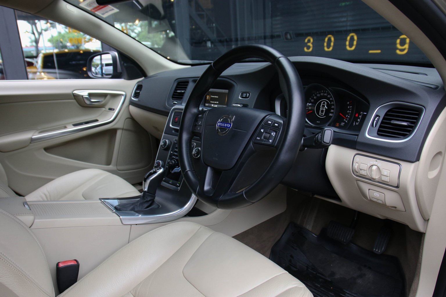 Volvo S60 ปี 2014 สีเทา (รูปที่ 9)