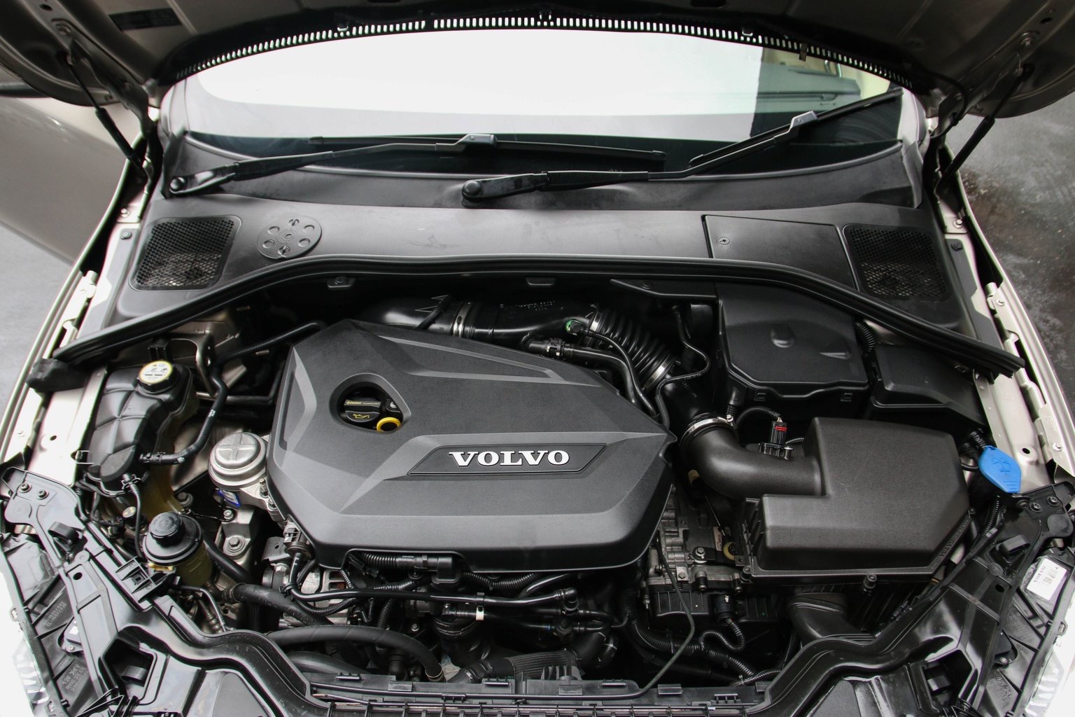 Volvo S60 ปี 2014 สีเทา (รูปที่ 16)