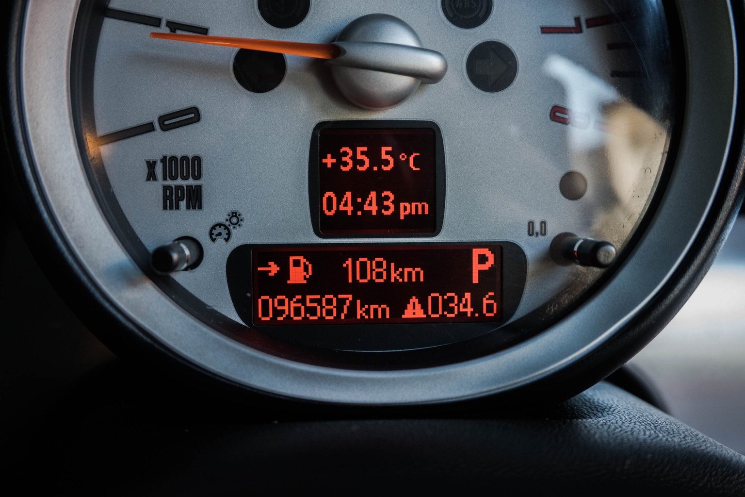 Mini Hatch (Cooper) Gen2 R56 ปี 2008 สีแดง (รูปที่ 5)
