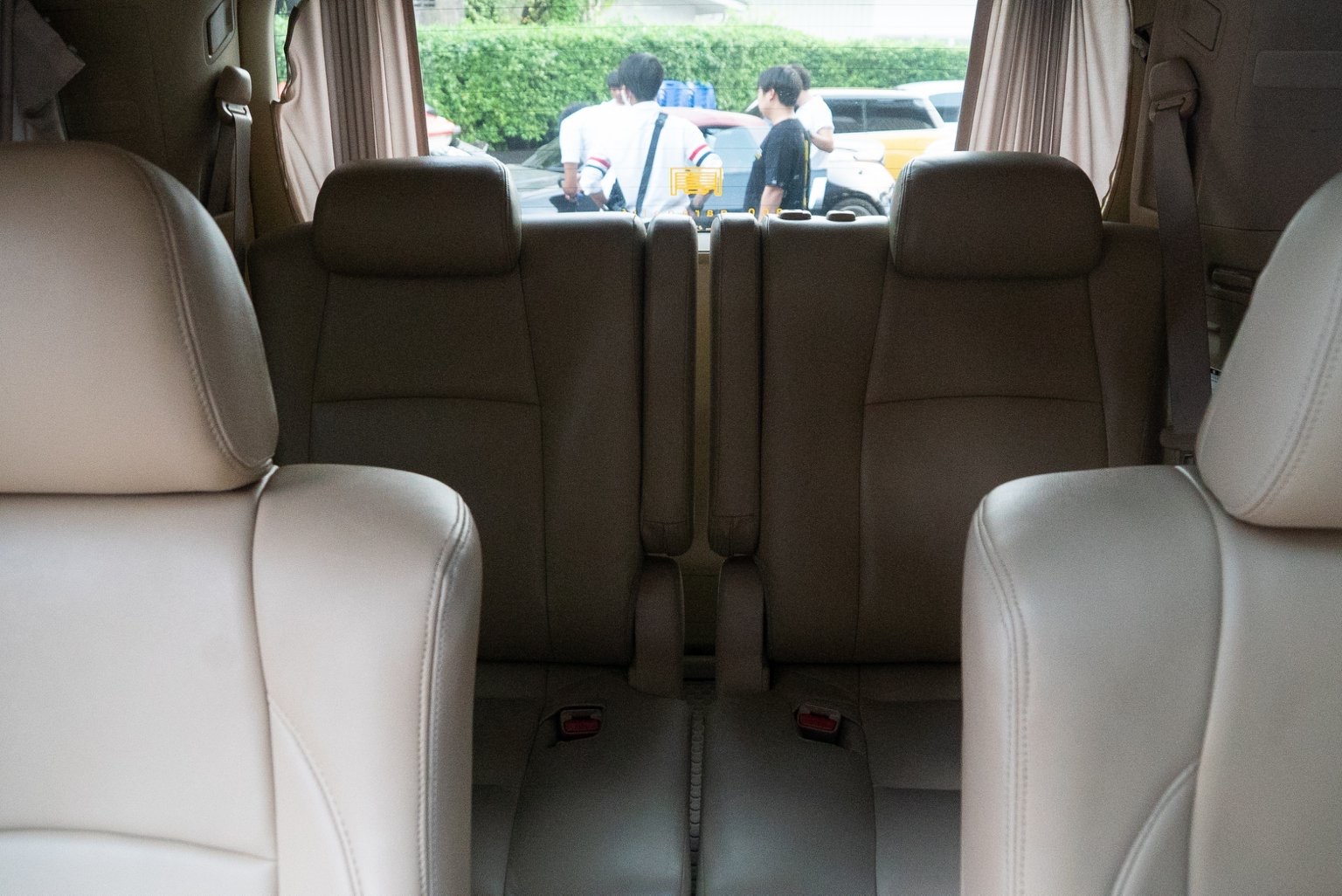 Toyota Vellfire ปี 2009 สีดำ (รูปที่ 13)