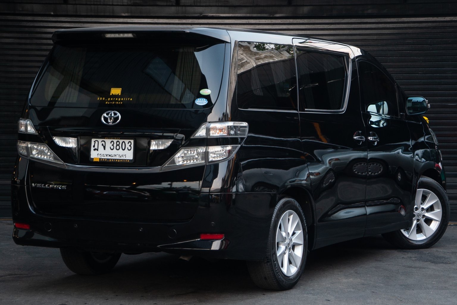 Toyota Vellfire ปี 2009 สีดำ (รูปที่ 2)