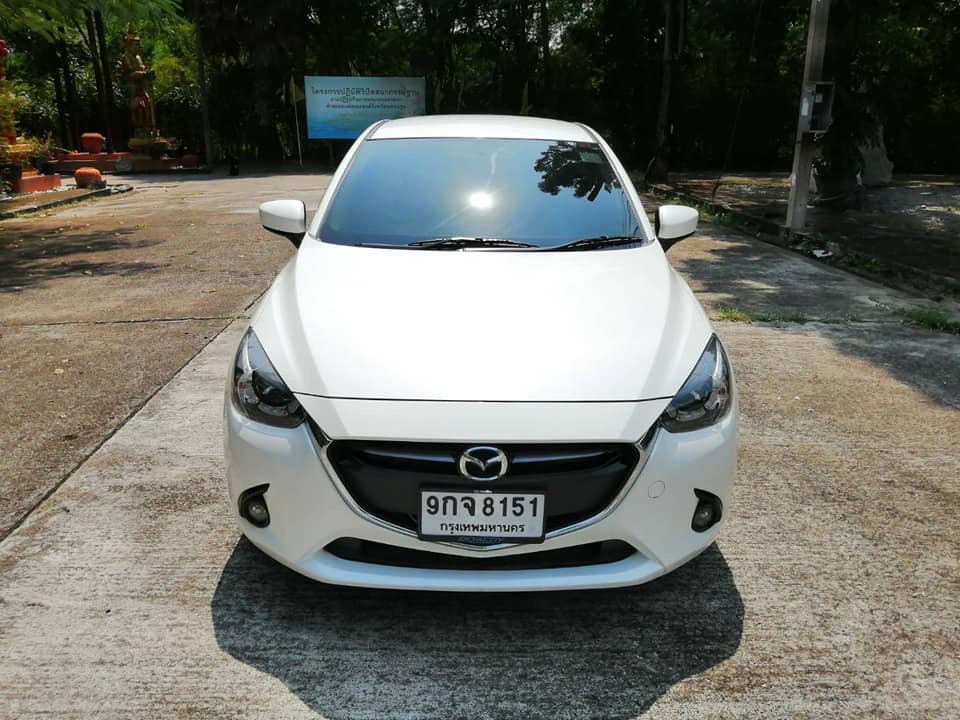 Mazda 2 Sedan (4 ประตู) ปี 2016 สีขาว (รูปที่ 4)