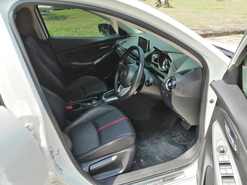 Mazda 2 Sedan (4 ประตู) ปี 2016 สีขาว (รูปที่ 10)