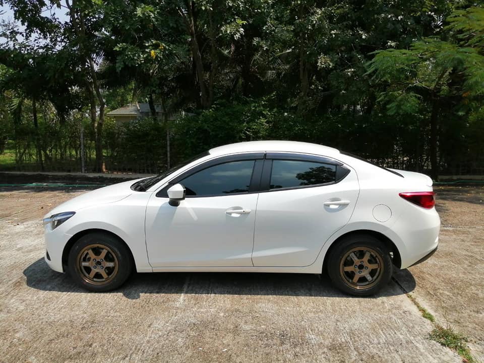Mazda 2 Sedan (4 ประตู) ปี 2016 สีขาว (รูปที่ 5)