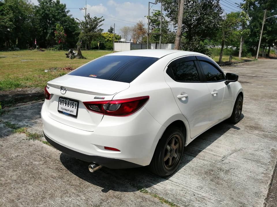 Mazda 2 Sedan (4 ประตู) ปี 2016 สีขาว (รูปที่ 8)