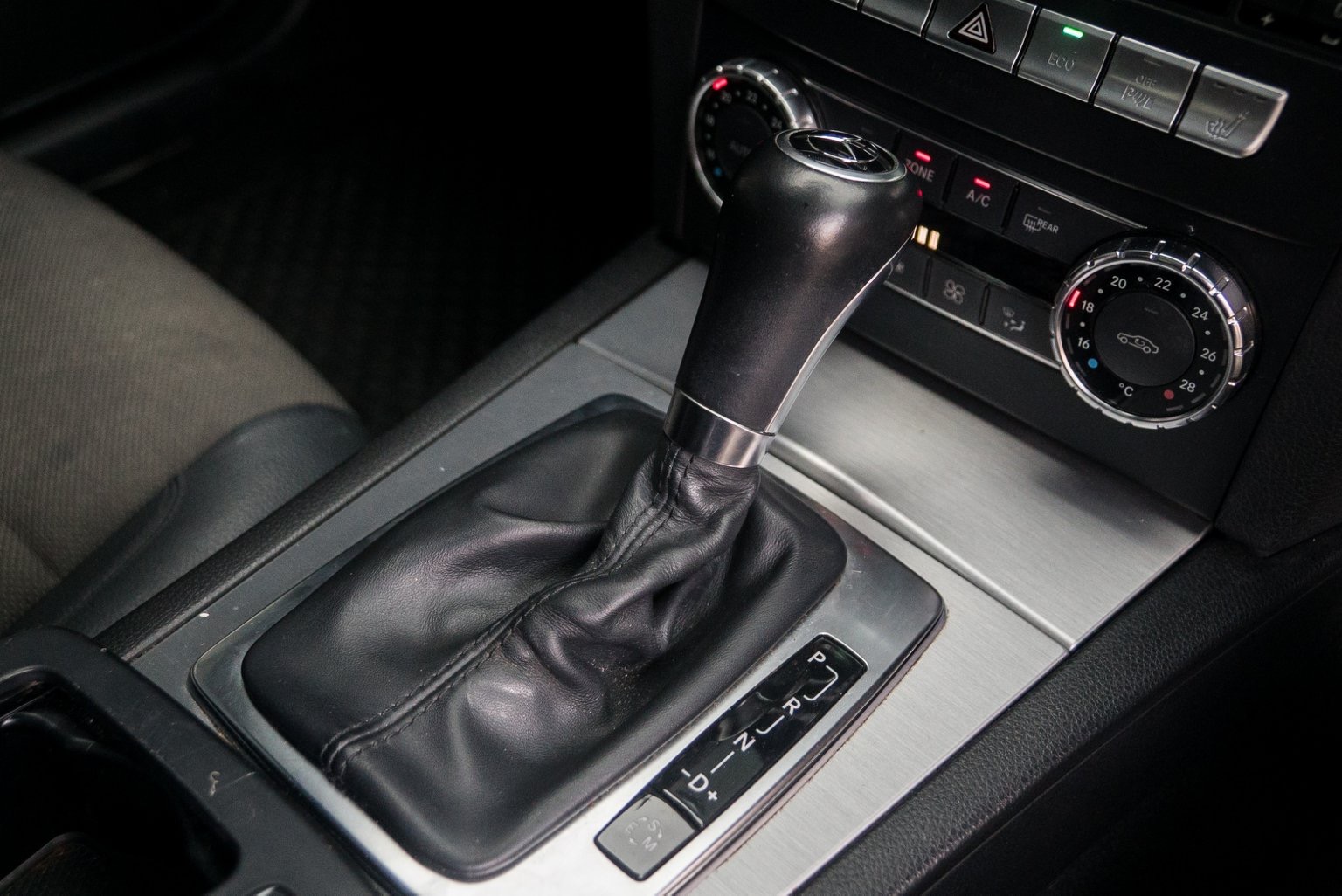 Mercedes-Benz C-Class W204 C180 ปี 2011 สีขาว (รูปที่ 8)