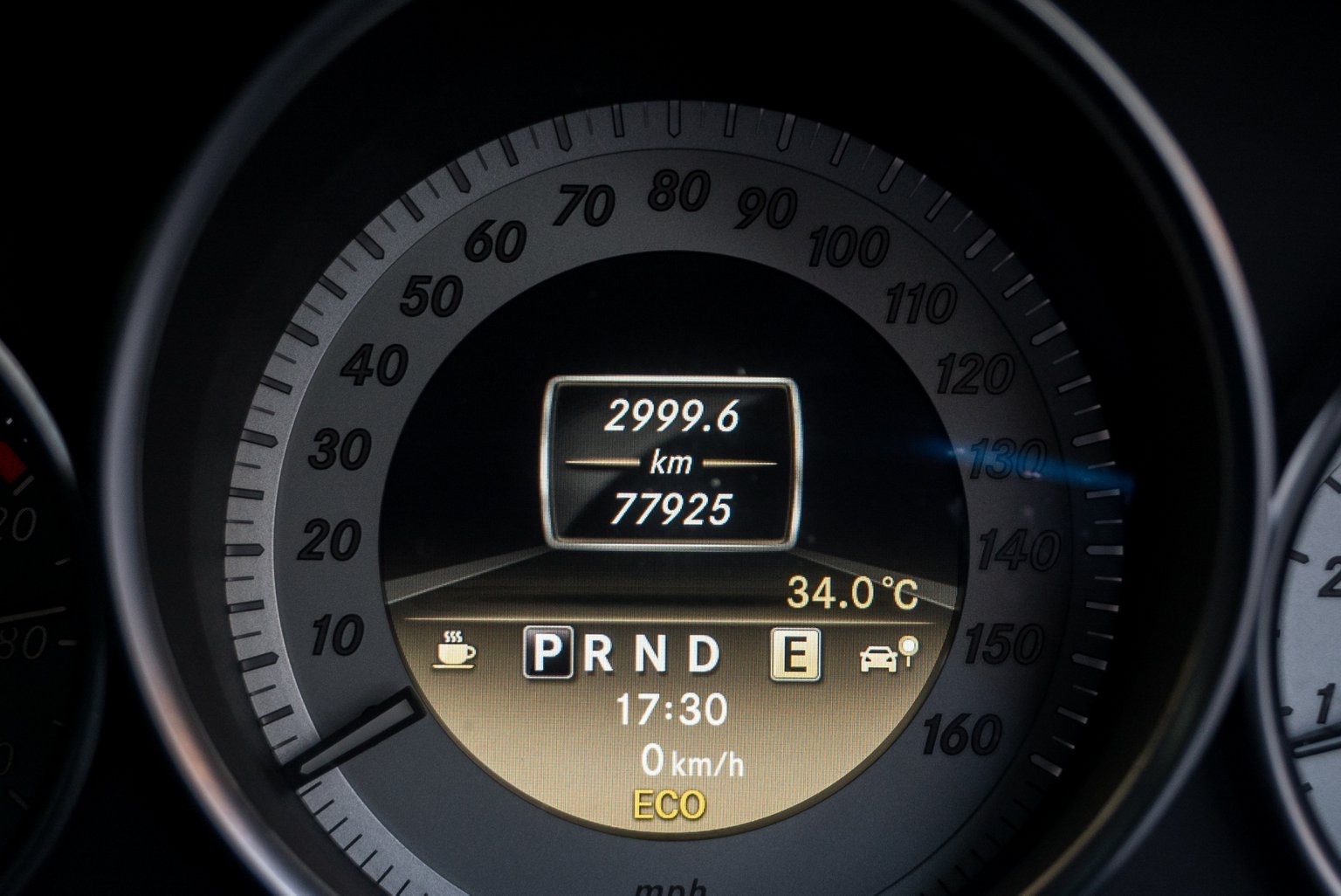 Mercedes-Benz C-Class W204 C180 ปี 2011 สีขาว (รูปที่ 5)