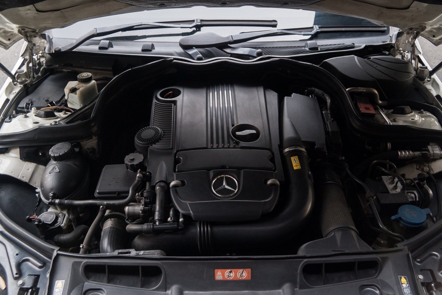 Mercedes-Benz C-Class W204 C180 ปี 2011 สีขาว (รูปที่ 18)