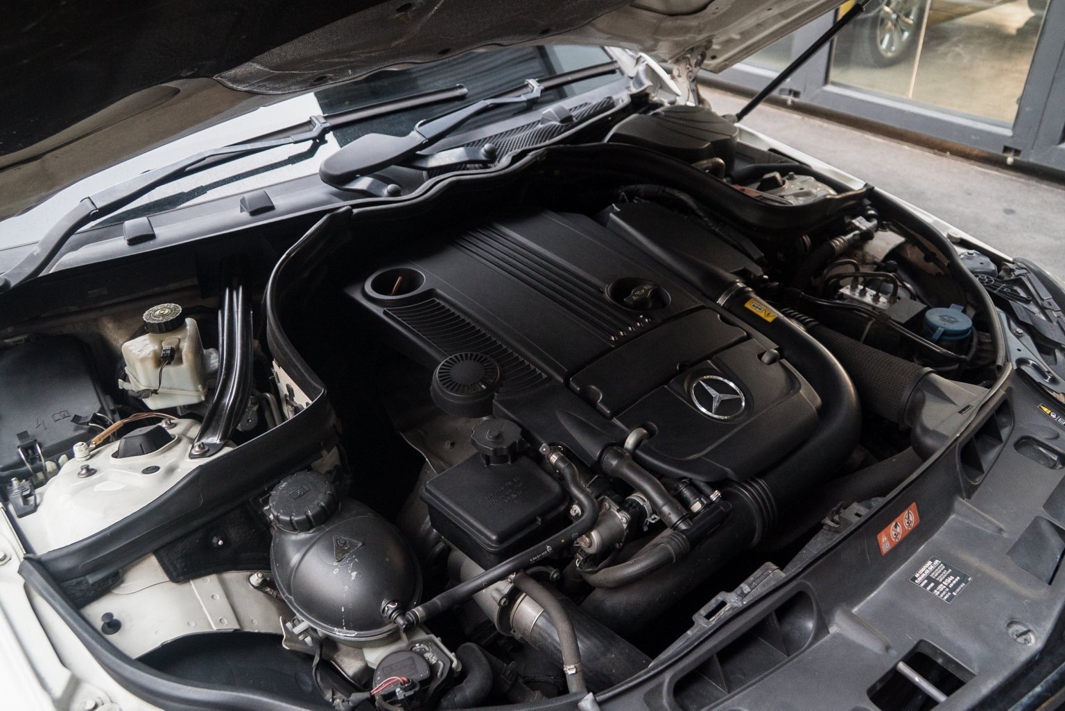 Mercedes-Benz C-Class W204 C180 ปี 2011 สีขาว (รูปที่ 17)