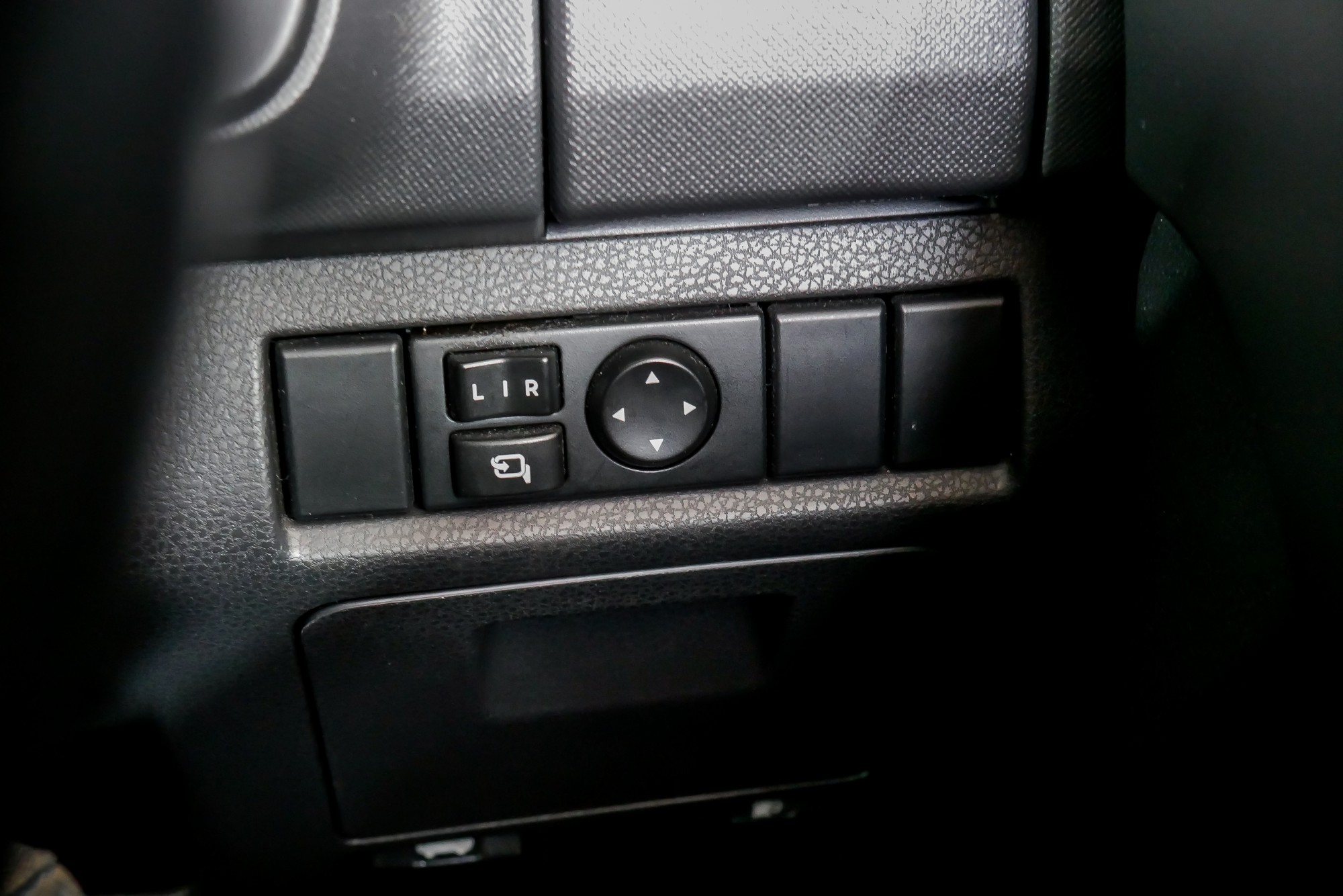 ISUZU MU-X 3.0 NAVI 4X4 AT ปี 2014 สีเงิน (รูปที่ 7)