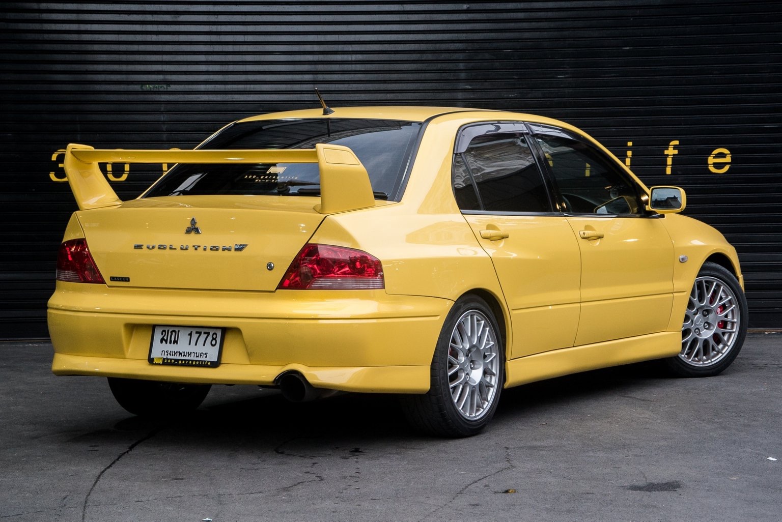 Mitsubishi Evolution VII ปี 2003 สีเหลือง