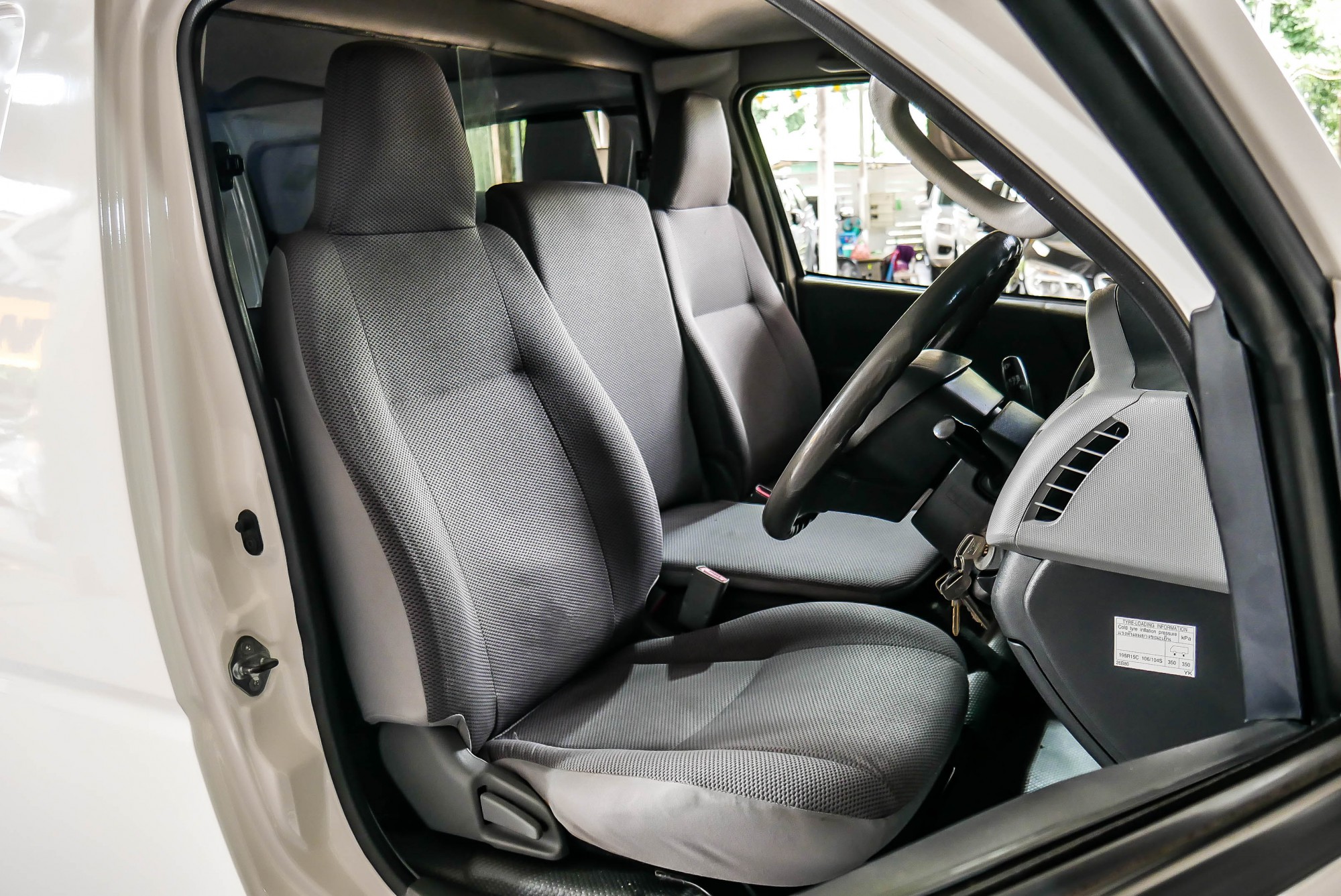 TOYOTA HI-ACE 2.5 ECONOME MT ปี 2010 สีขาว (รูปที่ 11)
