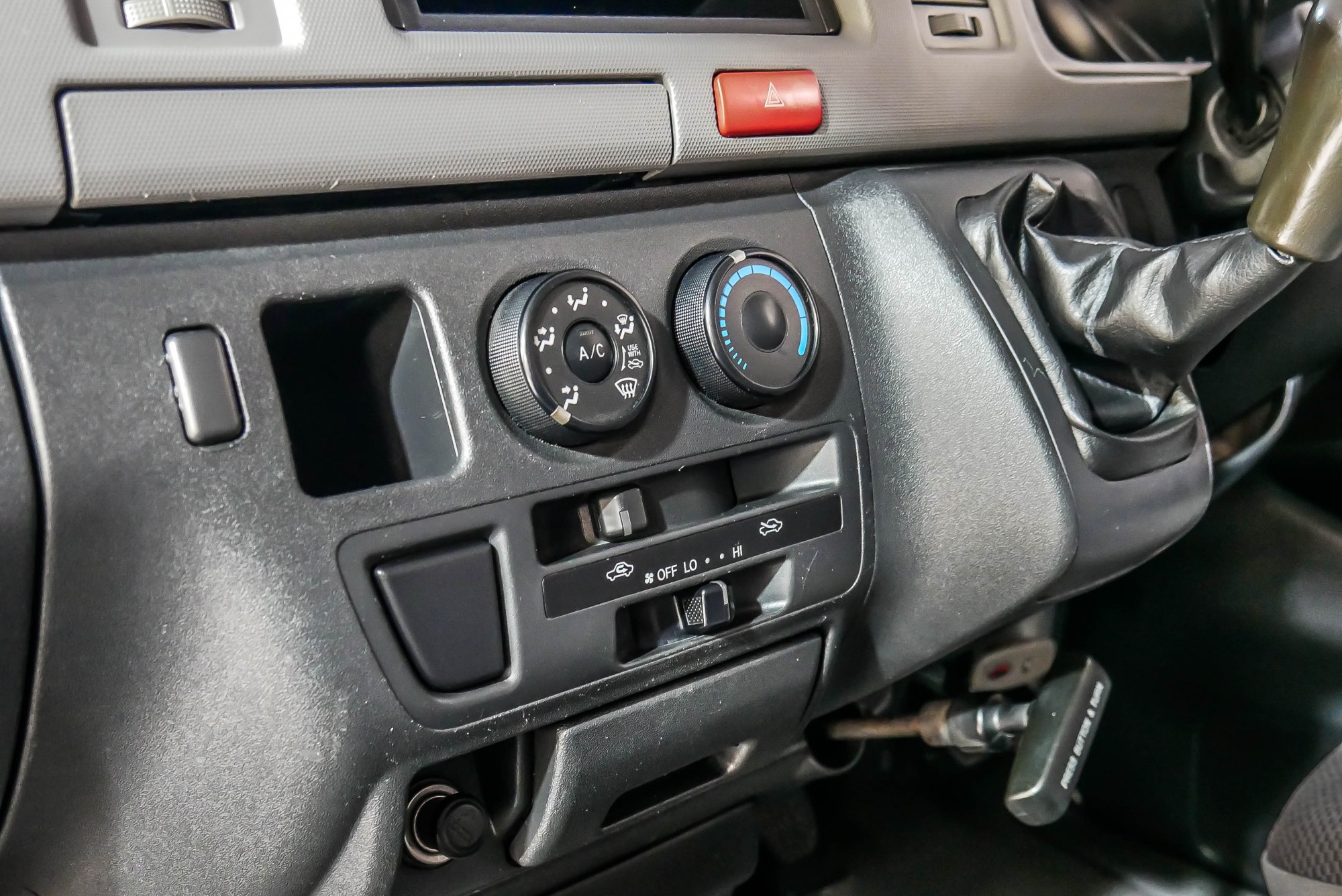 TOYOTA HI-ACE 2.5 ECONOME MT ปี 2010 สีขาว (รูปที่ 8)