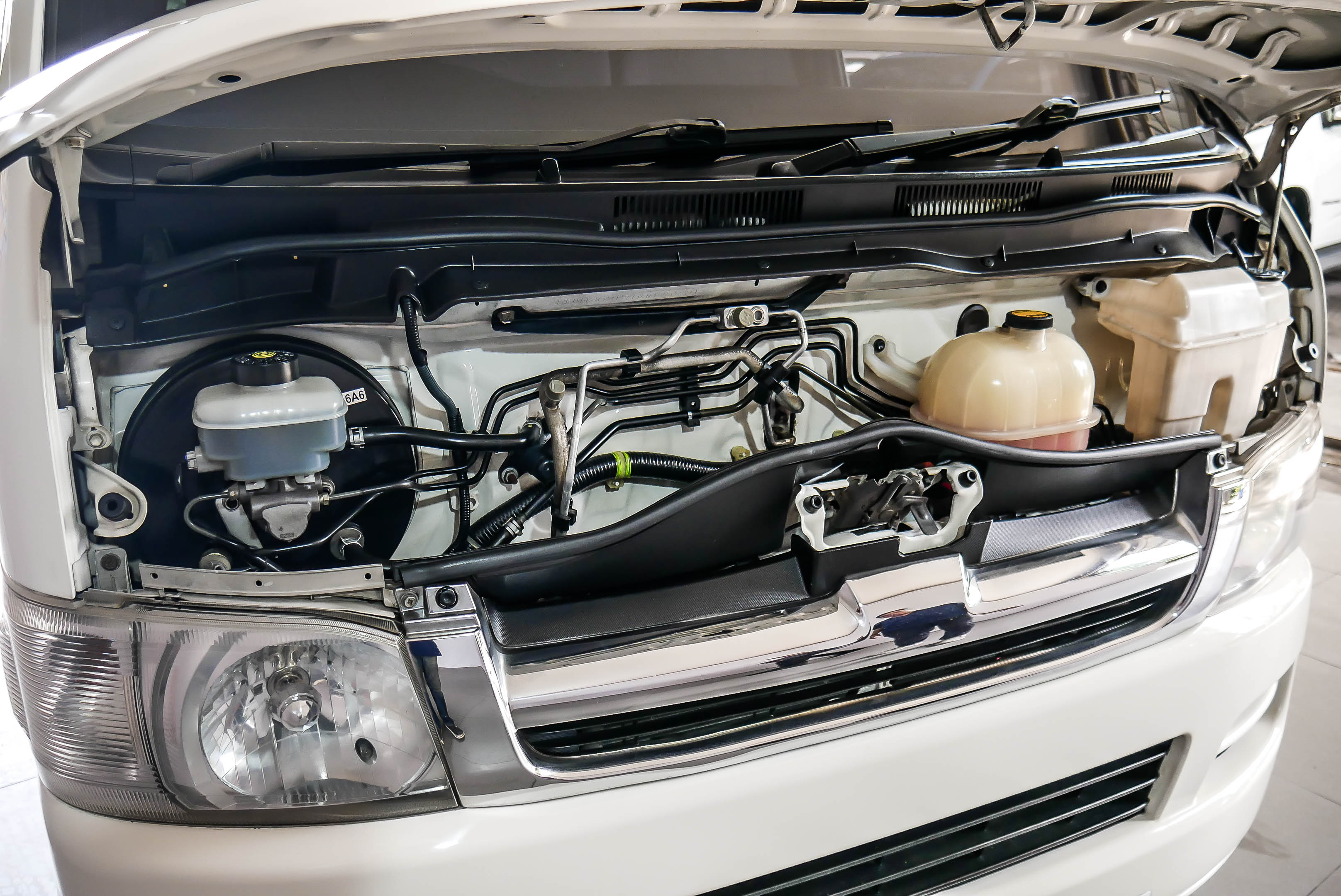TOYOTA HI-ACE 2.5 ECONOME MT ปี 2010 สีขาว (รูปที่ 4)