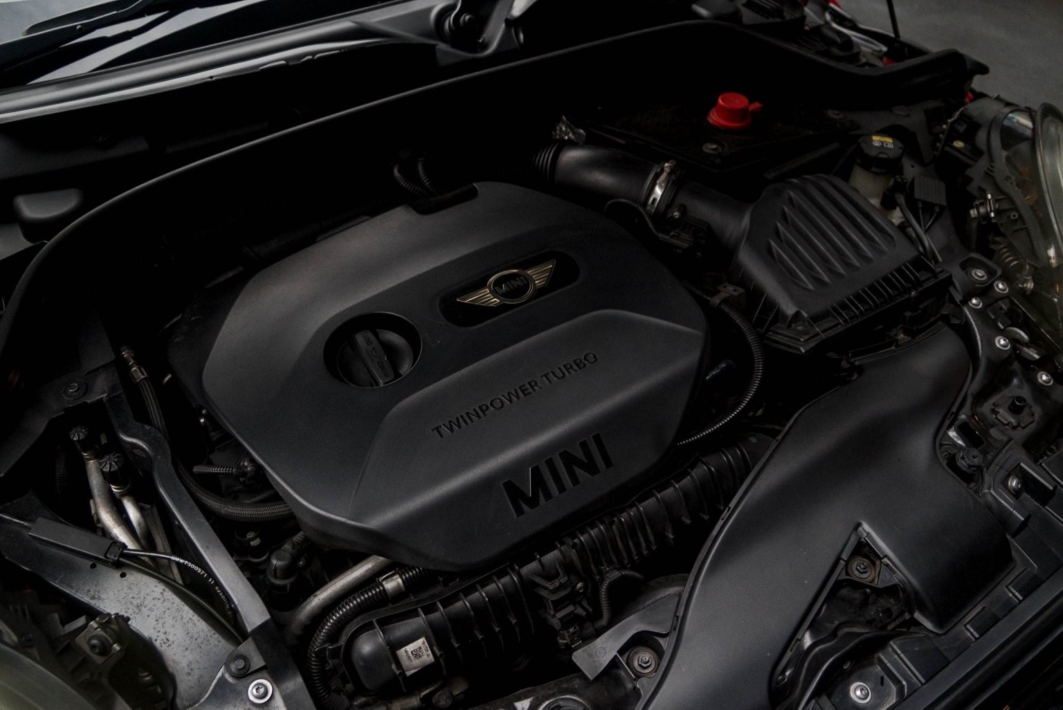 Mini Hatch (Cooper) Gen3 F55 (5 ประตู) ปี 2015 สีแดง (รูปที่ 14)