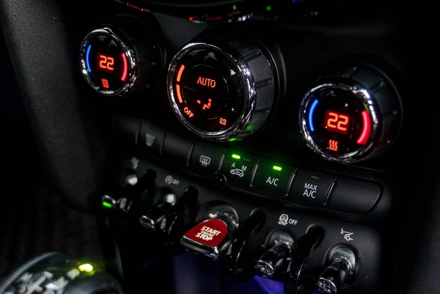 Mini Hatch (Cooper) Gen3 F55 (5 ประตู) ปี 2015 สีแดง (รูปที่ 7)