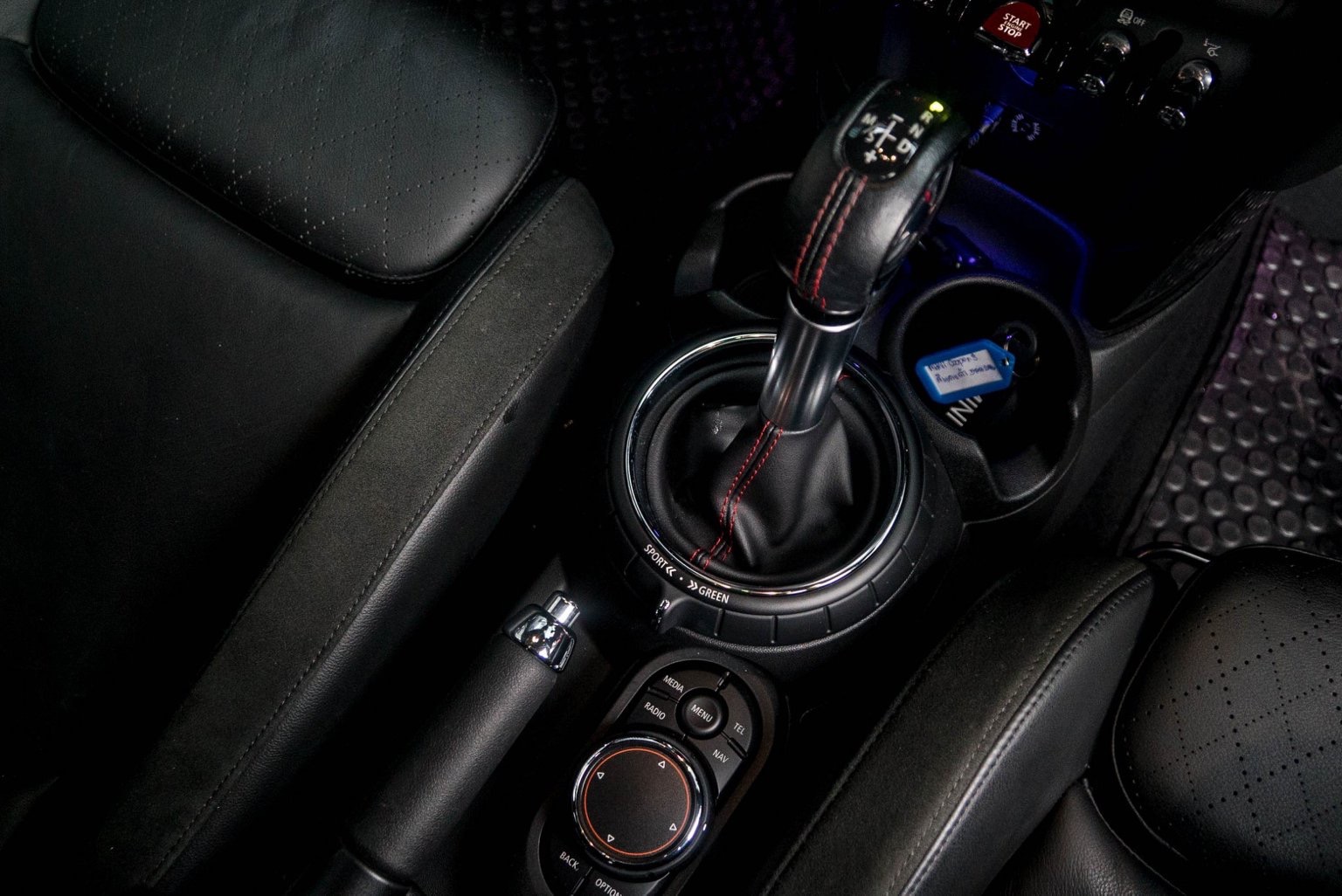 Mini Hatch (Cooper) Gen3 F55 (5 ประตู) ปี 2015 สีแดง (รูปที่ 8)