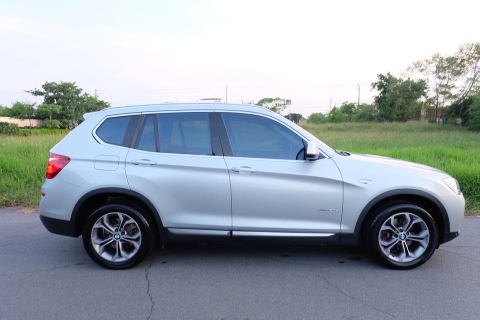 BMW X3 F25 ปี 2016 สีเงิน (รูปที่ 4)