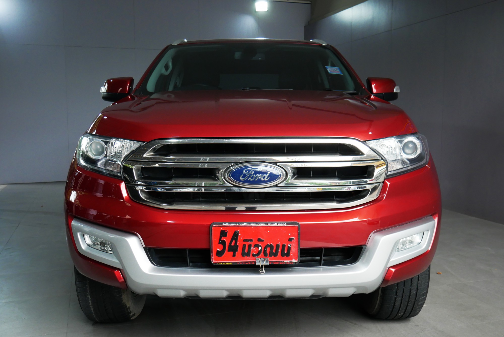 FORD EVEREST 2.2 TITANIUM AT ปี 2017 สีแดง (รูปที่ 2)