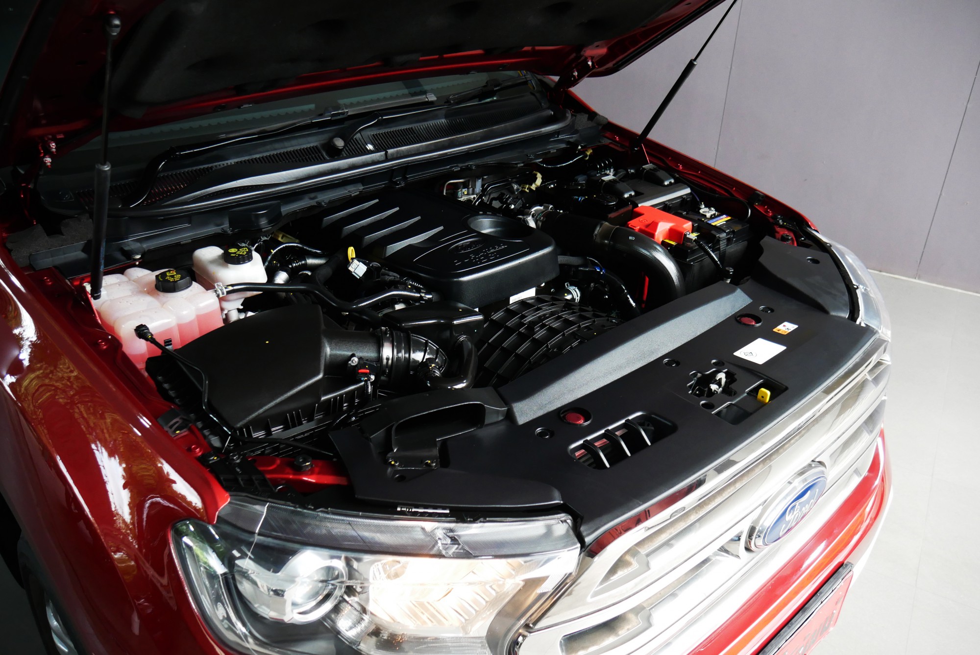 FORD EVEREST 2.2 TITANIUM AT ปี 2017 สีแดง (รูปที่ 4)