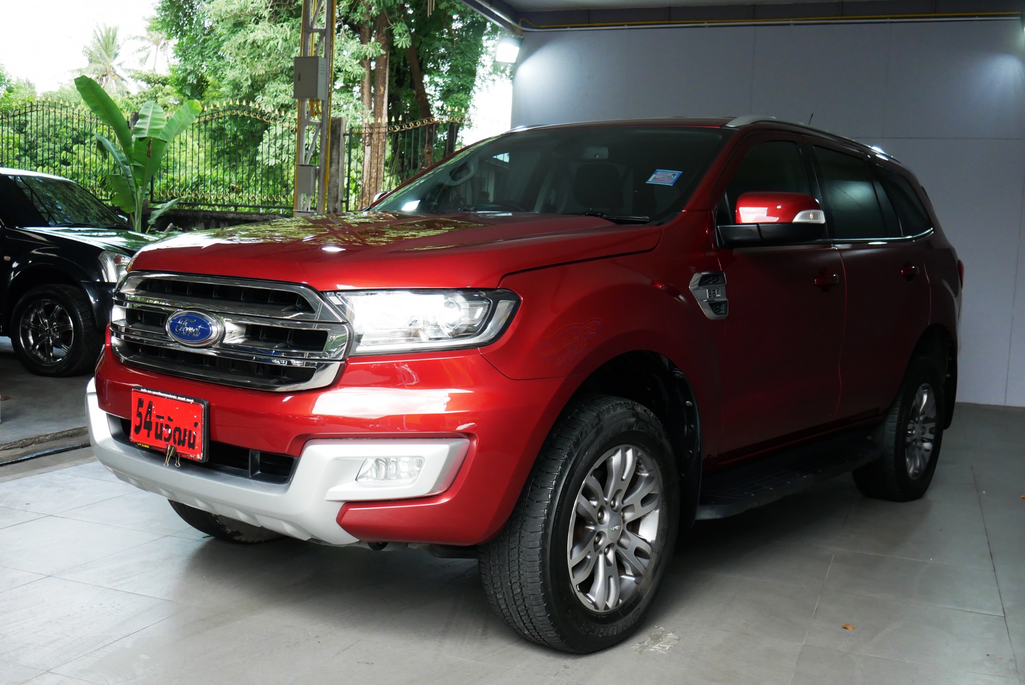 FORD EVEREST 2.2 TITANIUM AT ปี 2017 สีแดง (รูปที่ 3)