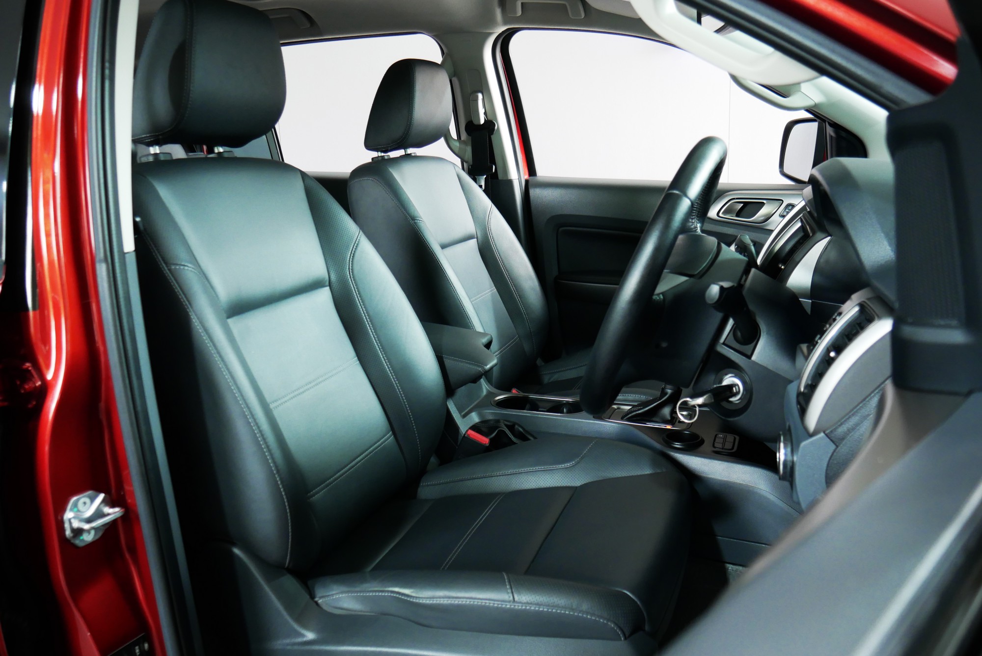 FORD EVEREST 2.2 TITANIUM AT ปี 2017 สีแดง (รูปที่ 7)