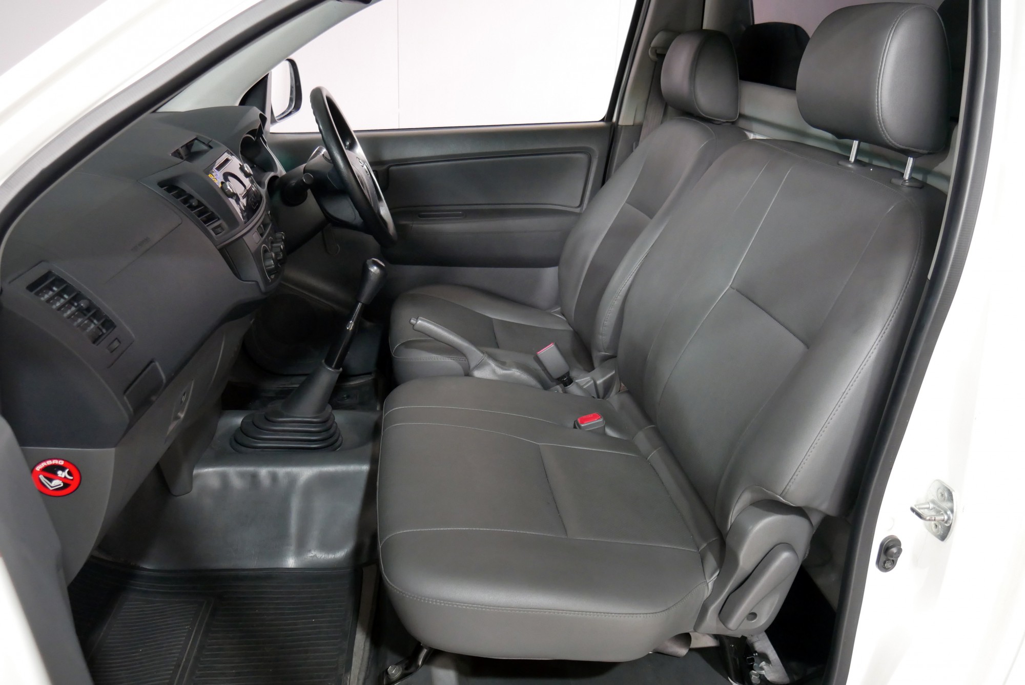 TOYOTA VIGO CHAMP SINGLECAB 2.7J MT ปี 2015 สีขาว (รูปที่ 4)