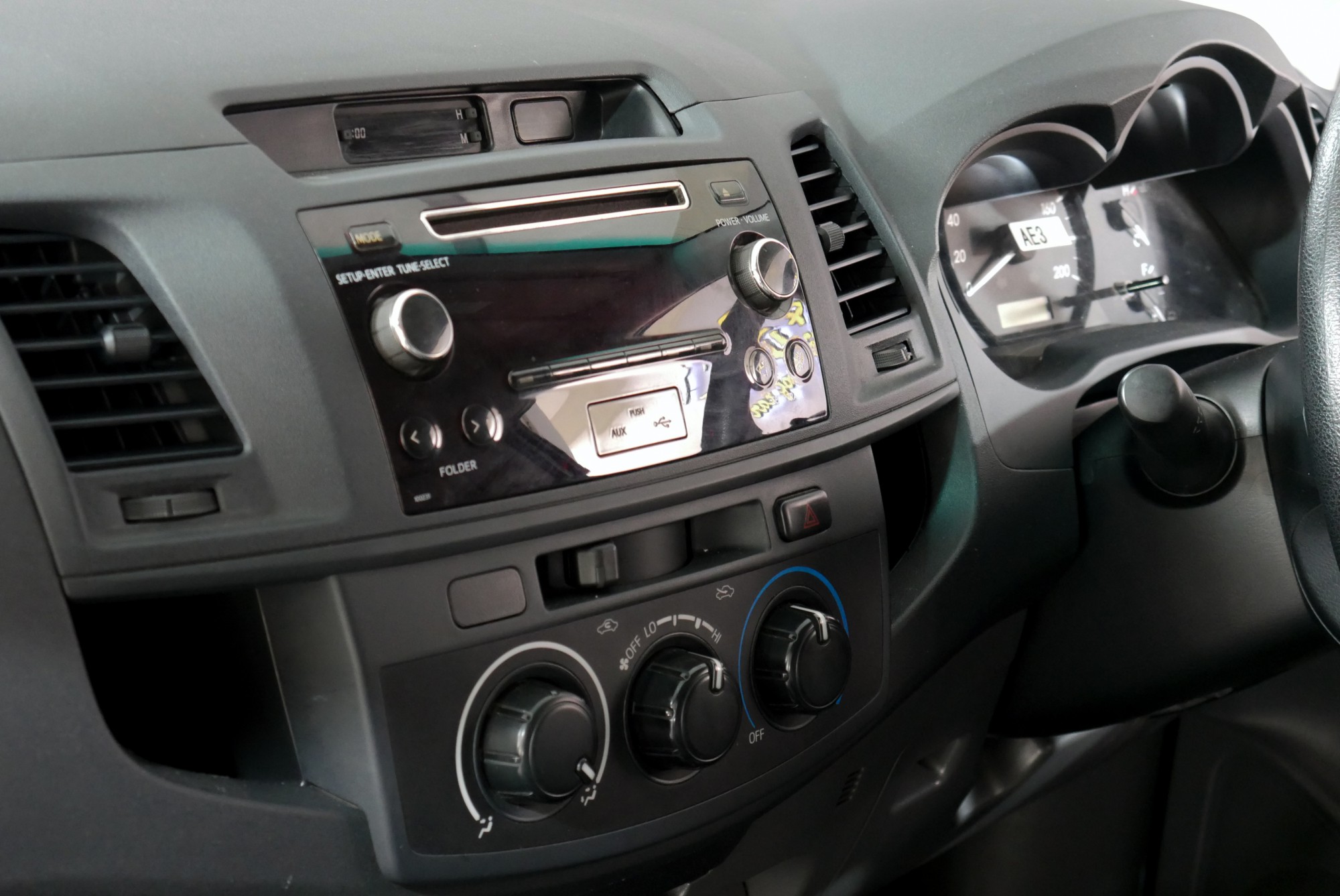 TOYOTA VIGO CHAMP SINGLECAB 2.7J MT ปี 2015 สีขาว (รูปที่ 5)