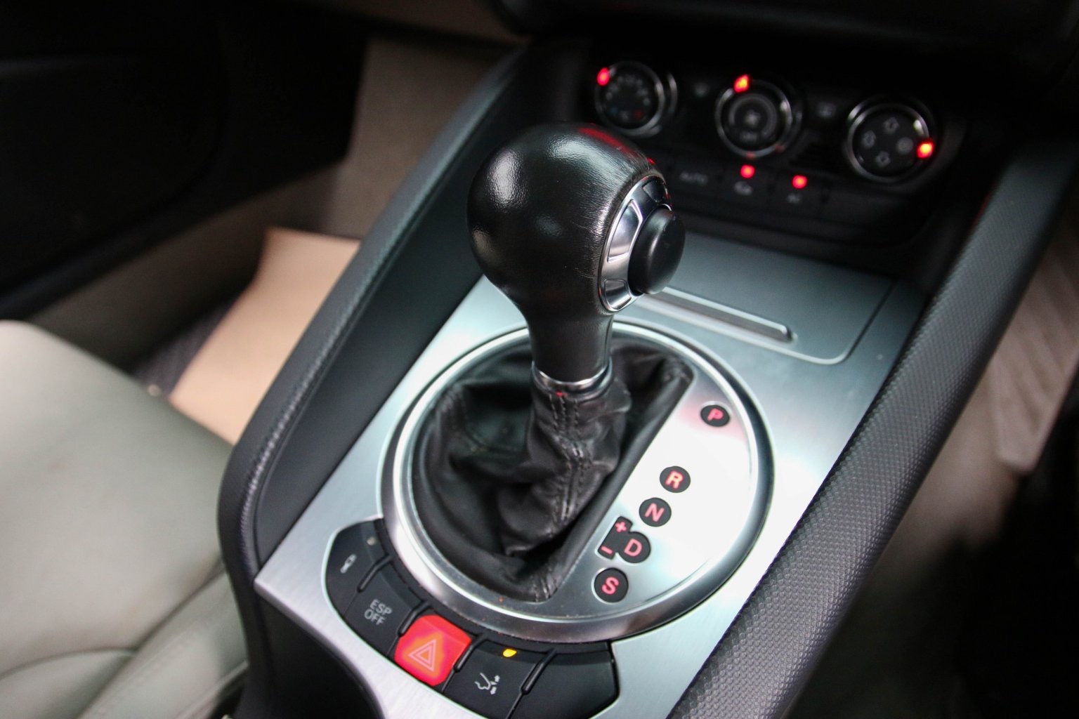 Audi TT Mk2 8J TT ปี 2008 สีดำ (รูปที่ 7)